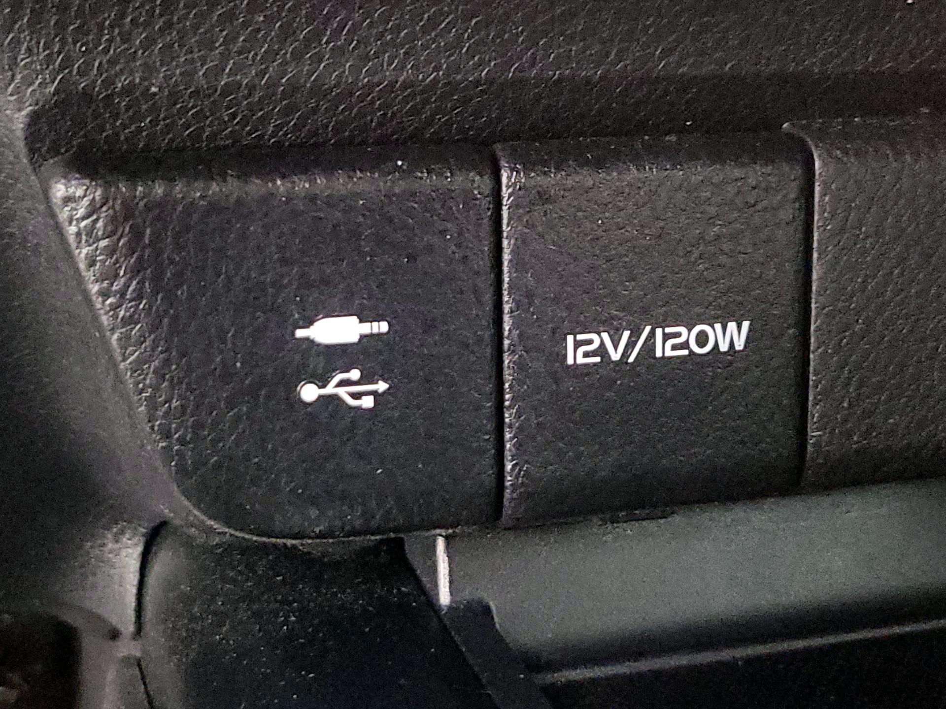 Thumbnail: 2019 Toyota Camry - 19
