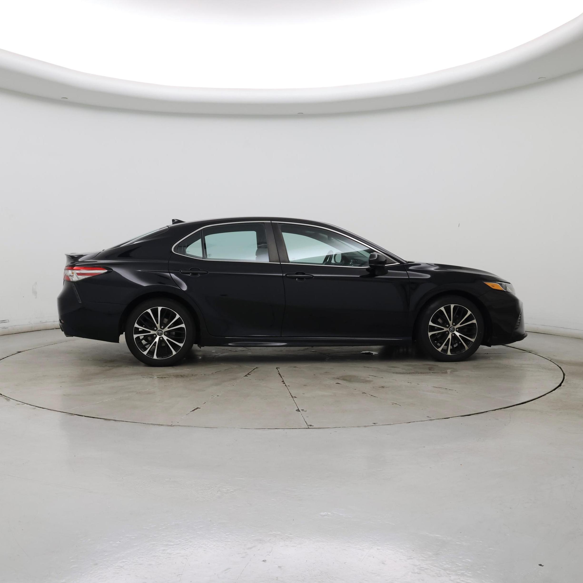 Thumbnail: 2019 Toyota Camry - 7