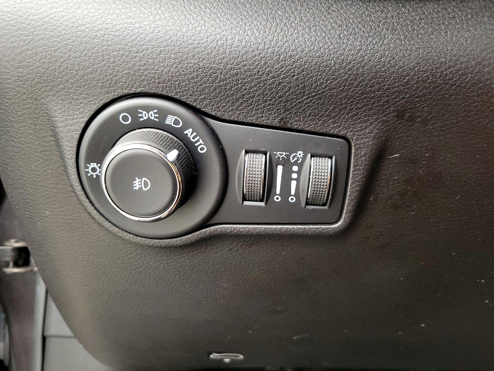 Thumbnail: 2022 Jeep Compass - 13