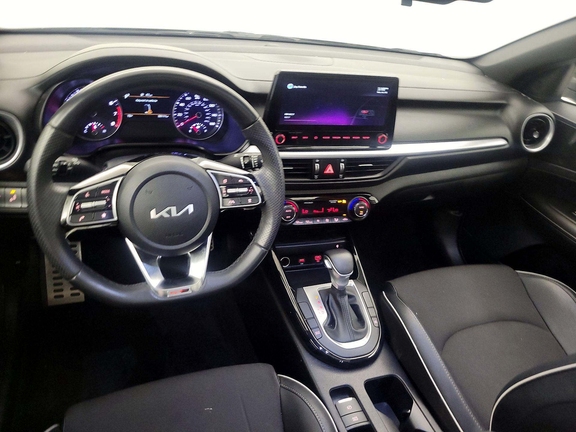 Thumbnail: 2022 Kia Forte - 9