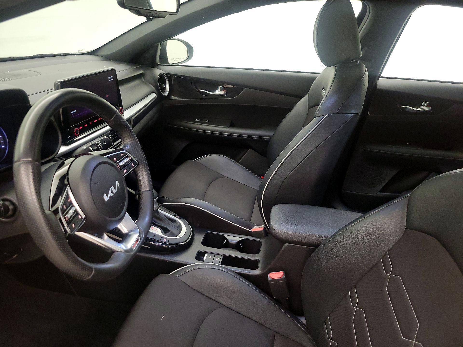 Thumbnail: 2022 Kia Forte - 11