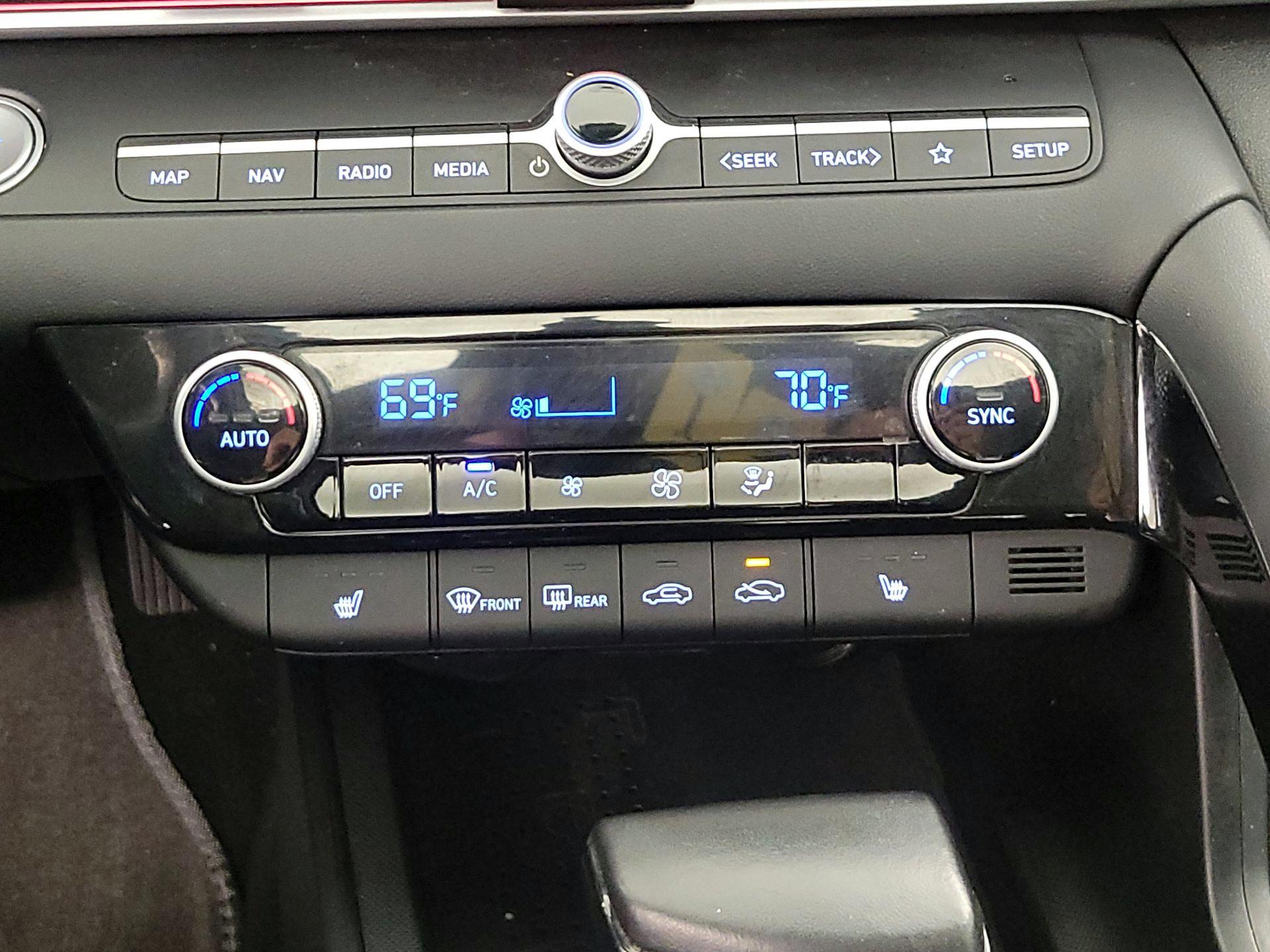 Thumbnail: 2023 Hyundai Elantra - 17