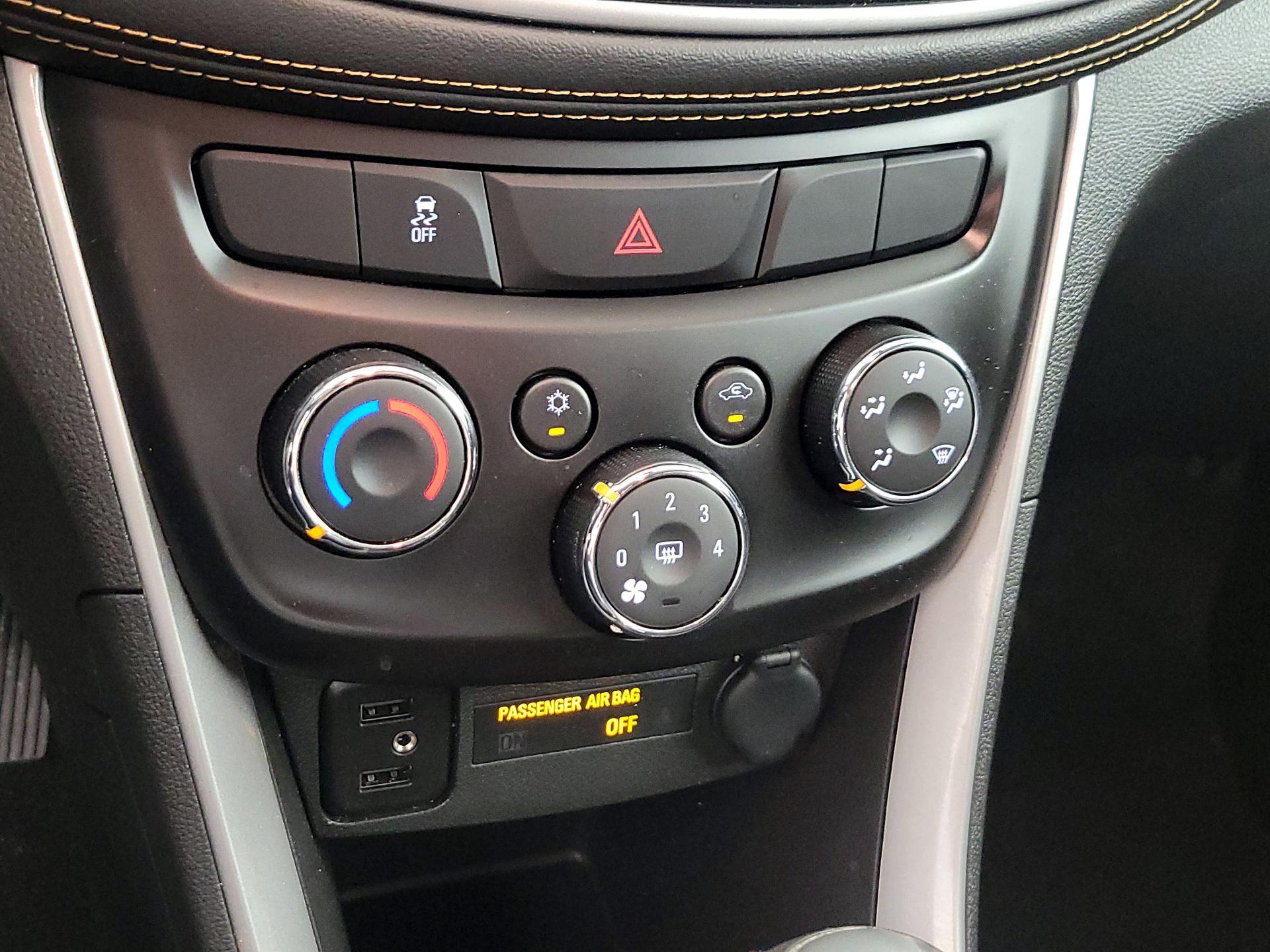 Thumbnail: 2021 Chevrolet Trax - 16