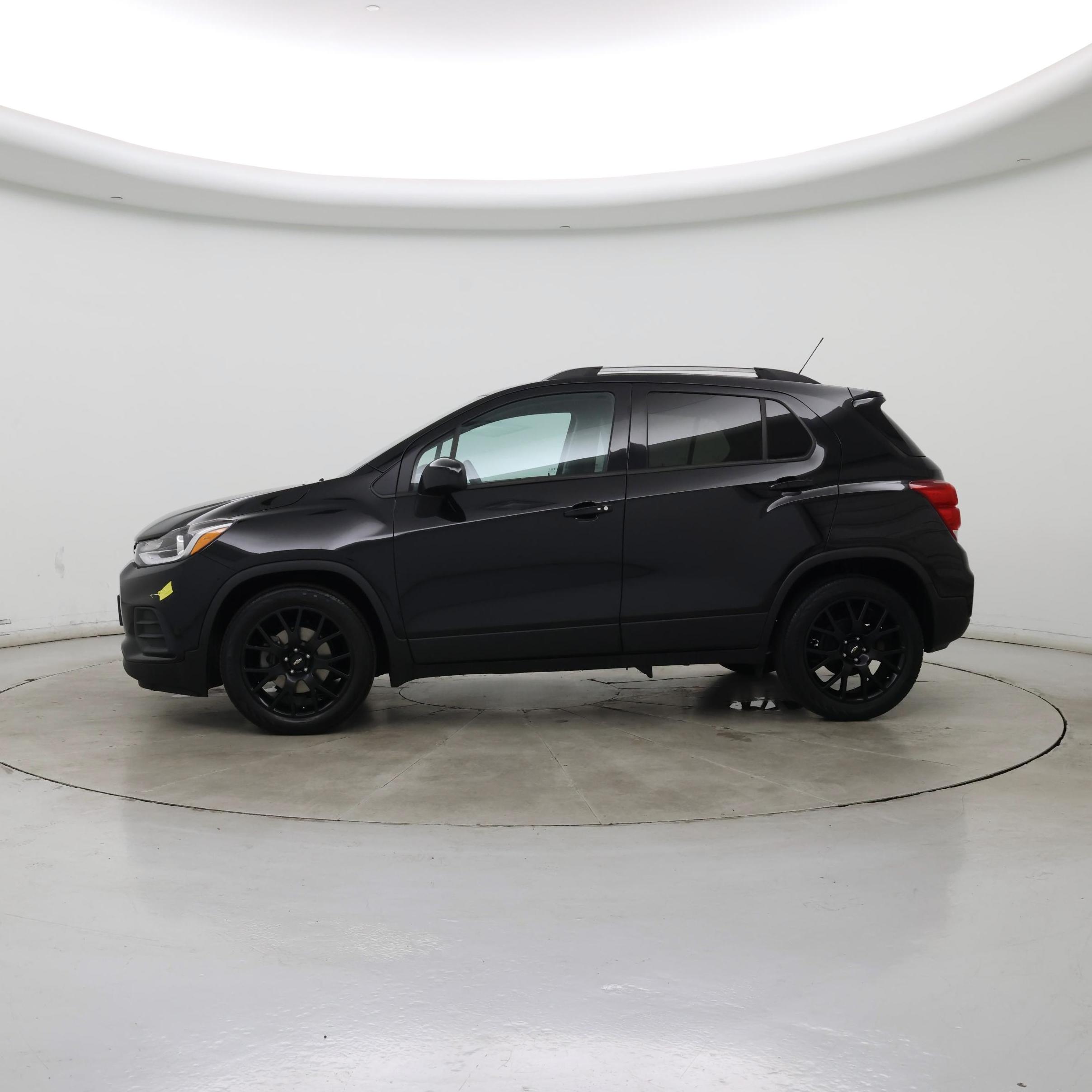 Thumbnail: 2021 Chevrolet Trax - 3