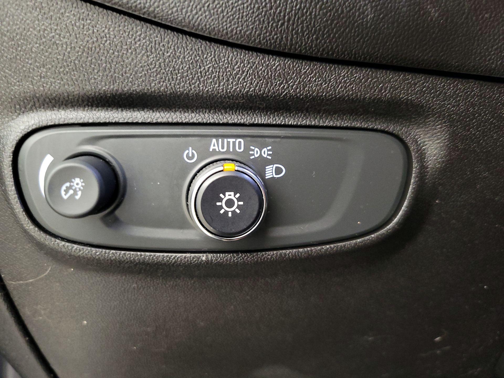 Thumbnail: 2019 Chevrolet Equinox - 13