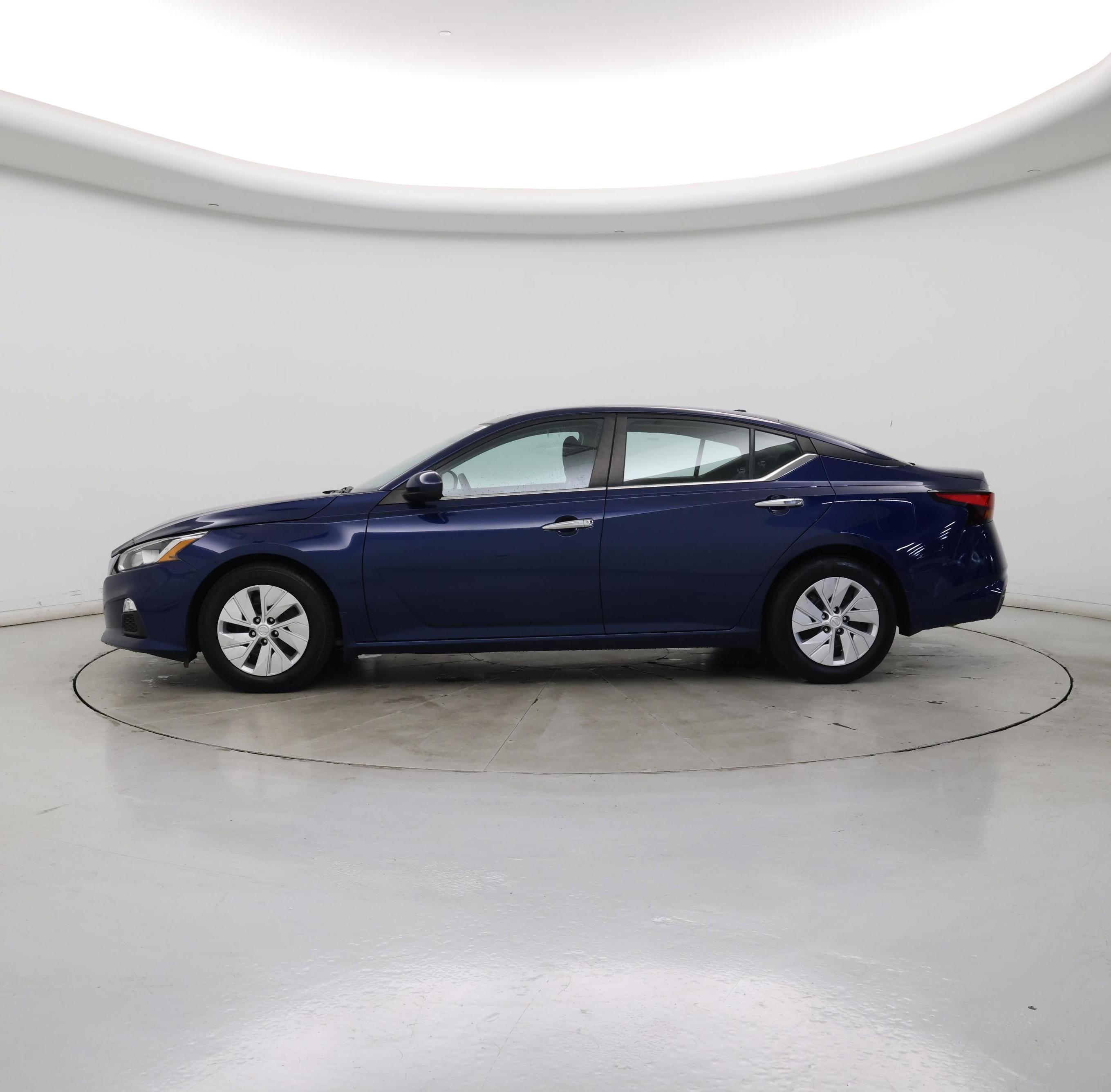 Thumbnail: 2020 Nissan Altima - 3