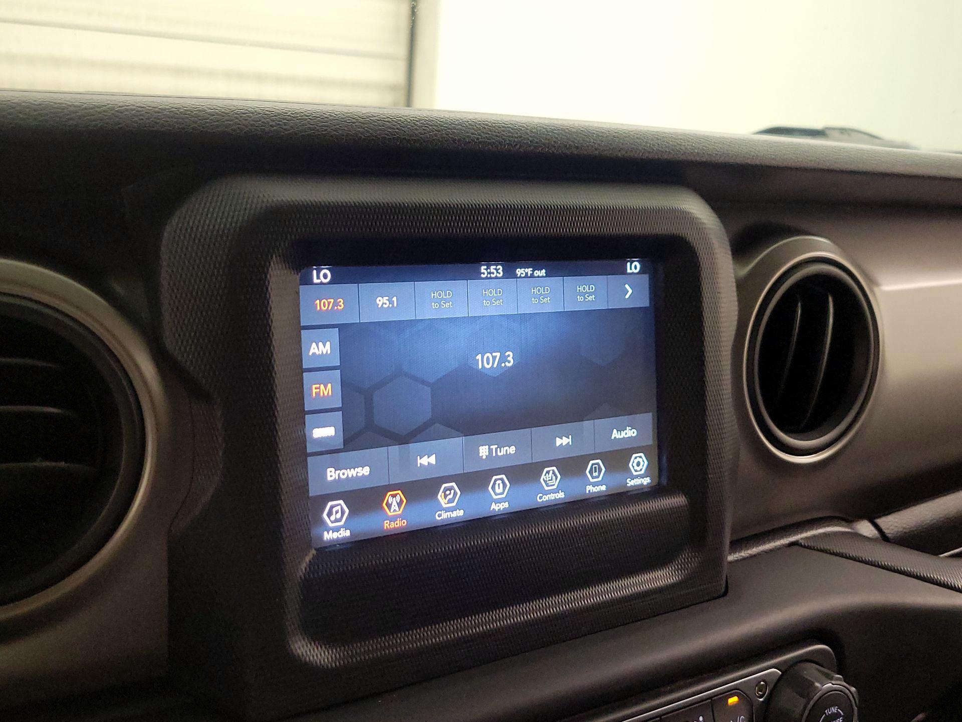 Thumbnail: 2019 Jeep Wrangler - 15