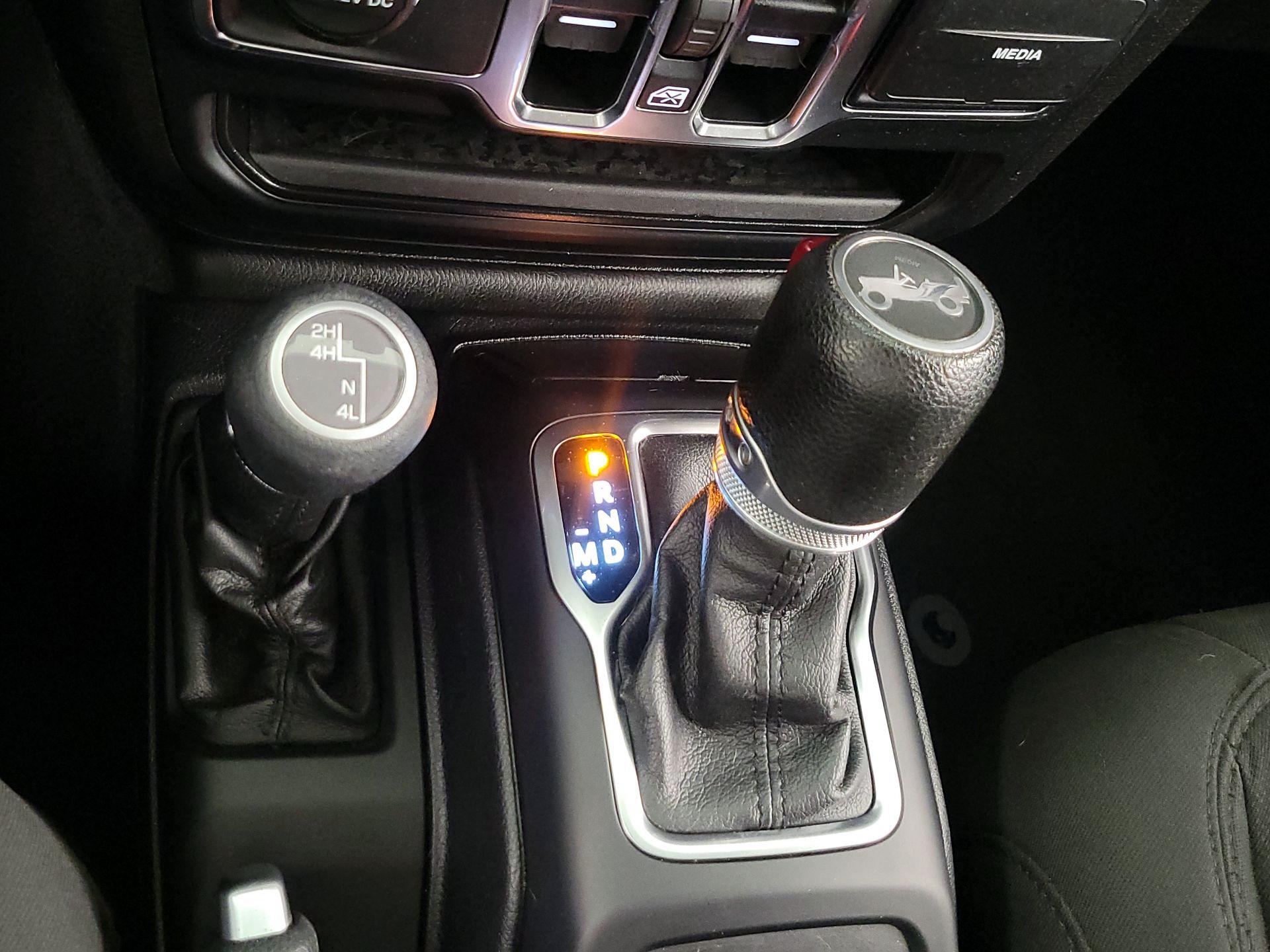 Thumbnail: 2019 Jeep Wrangler - 17