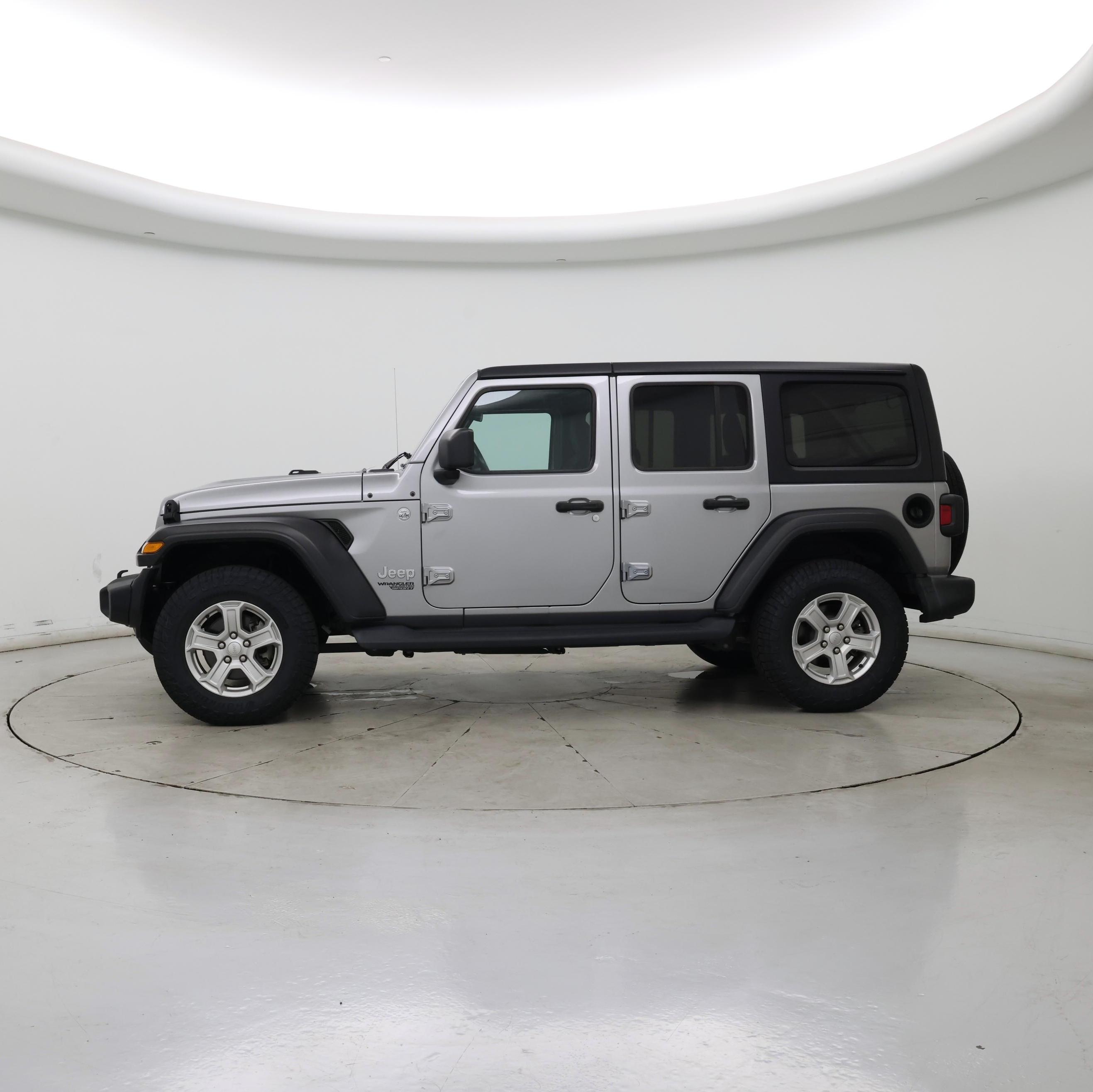 Thumbnail: 2019 Jeep Wrangler - 3