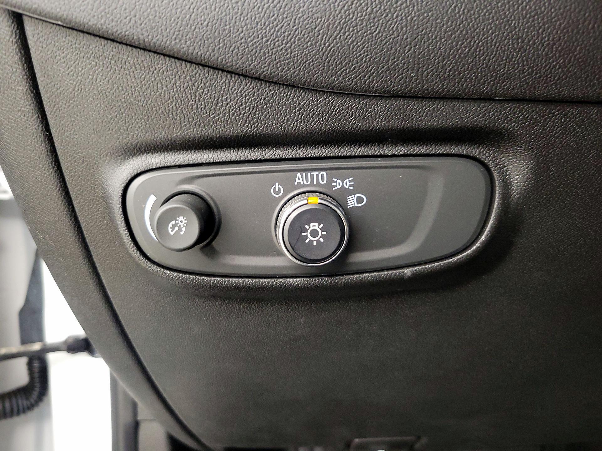 Thumbnail: 2020 Chevrolet Equinox - 13