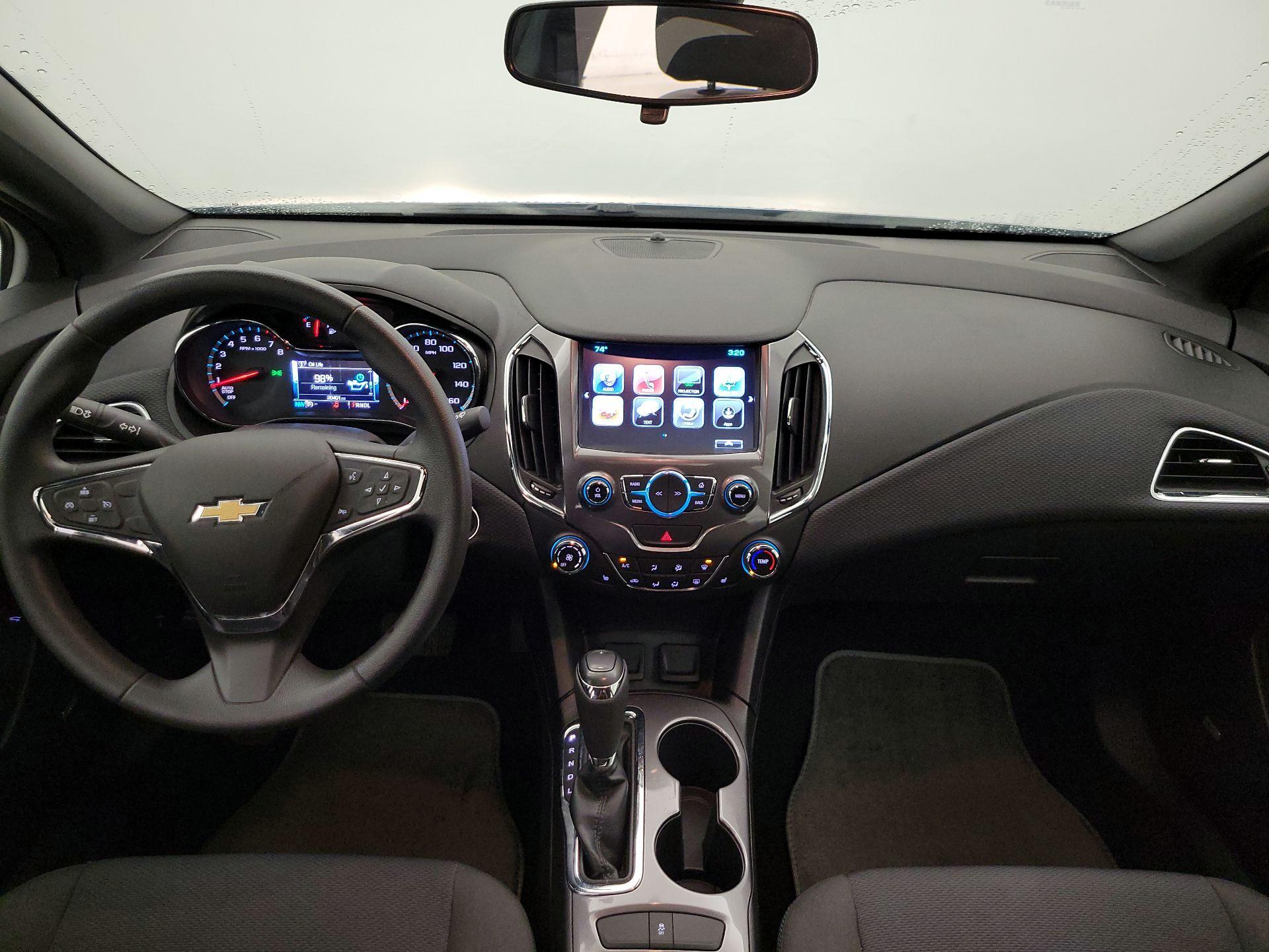 Thumbnail: 2018 Chevrolet Cruze - 9