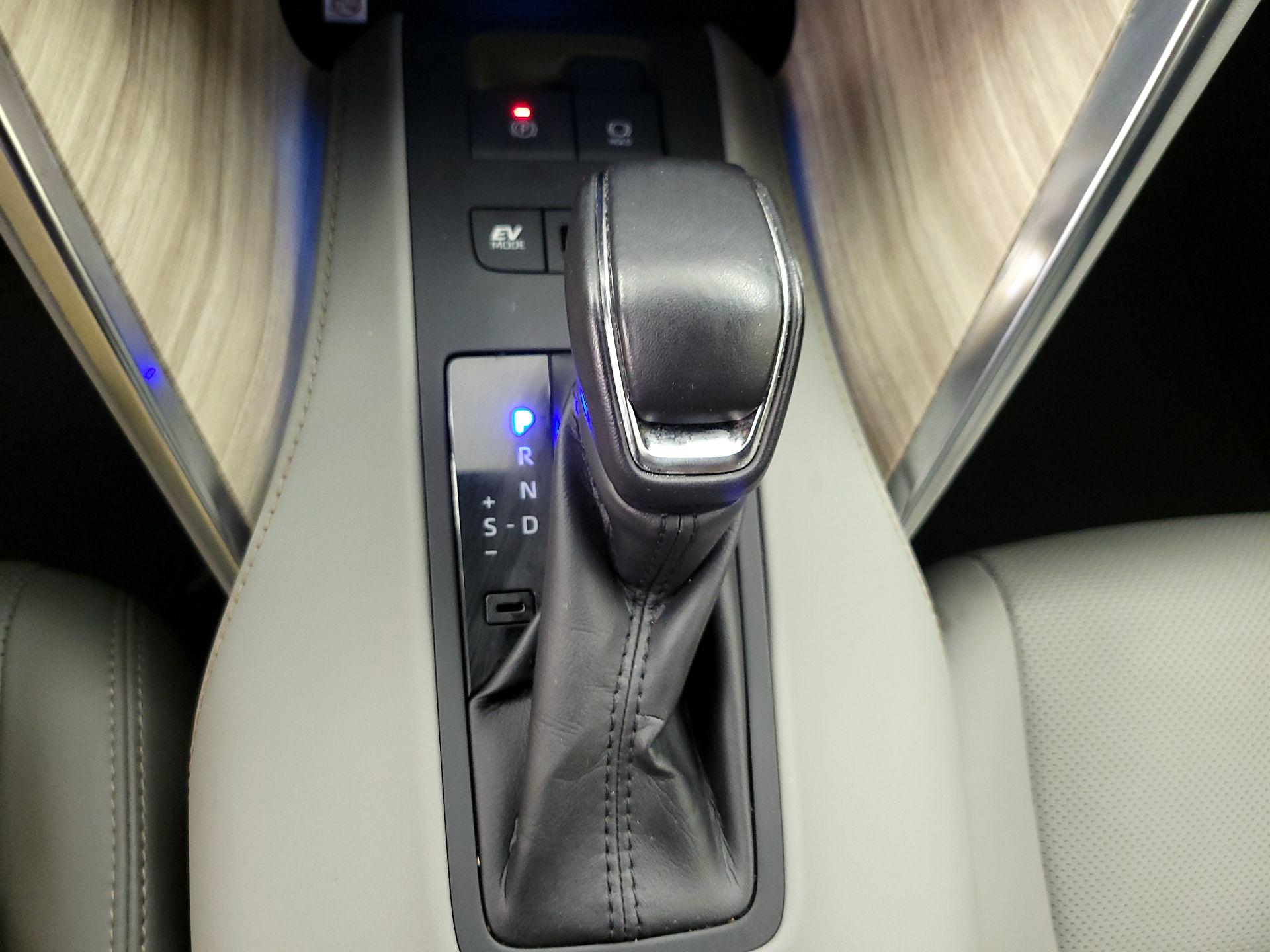 Thumbnail: 2021 Toyota Venza - 18