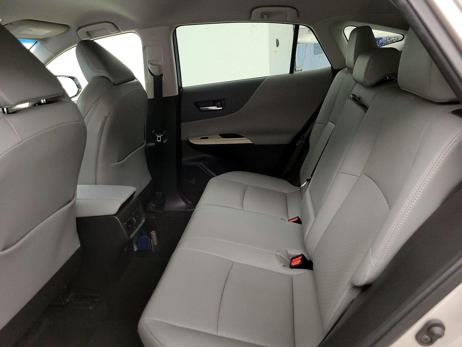 Thumbnail: 2021 Toyota Venza - 20