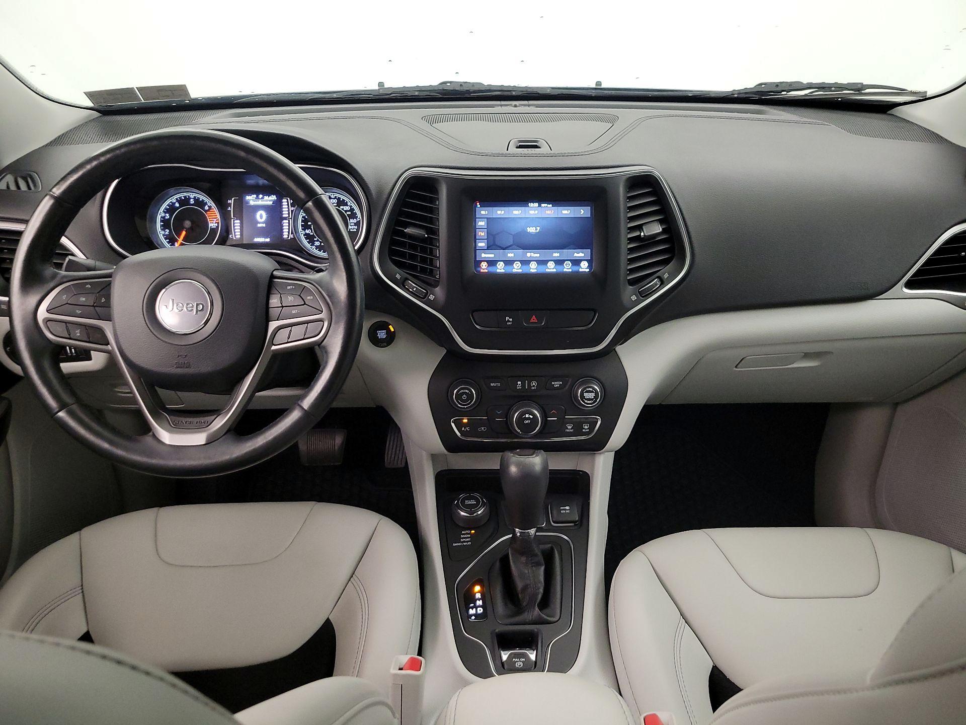 Thumbnail: 2020 Jeep Cherokee - 9