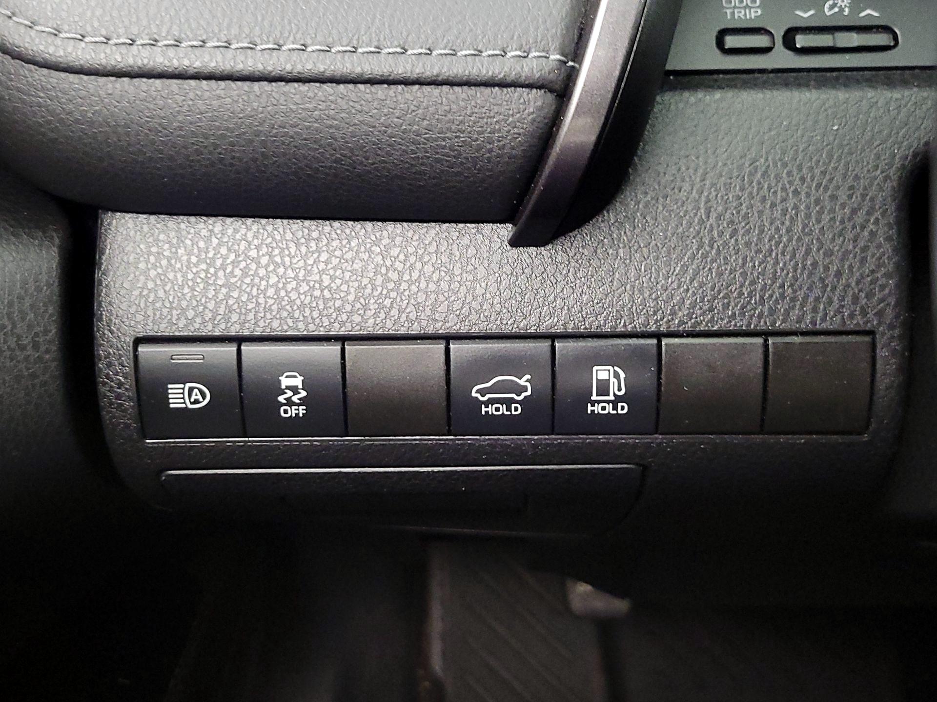 Thumbnail: 2019 Toyota Camry - 13