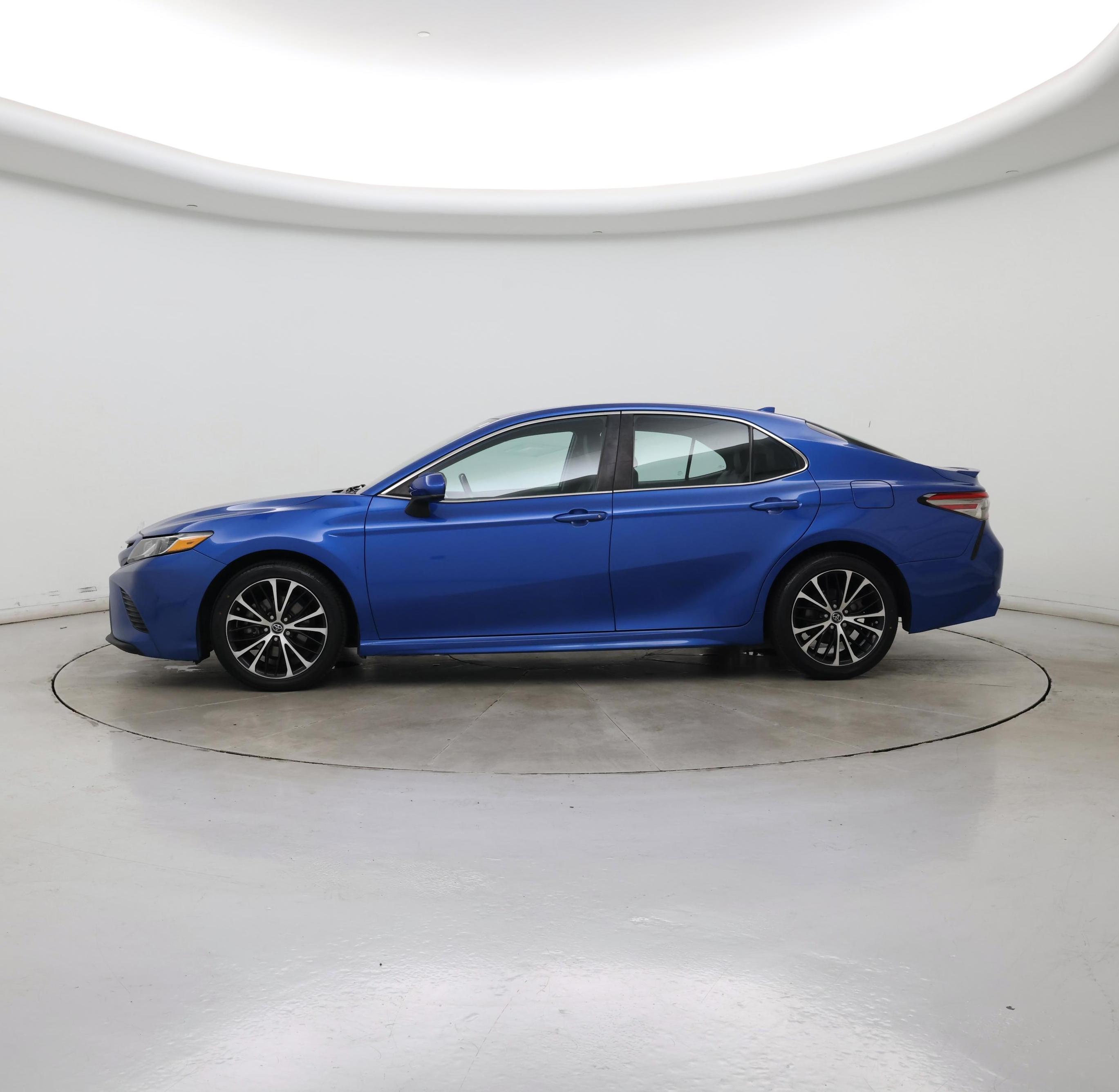 Thumbnail: 2019 Toyota Camry - 3