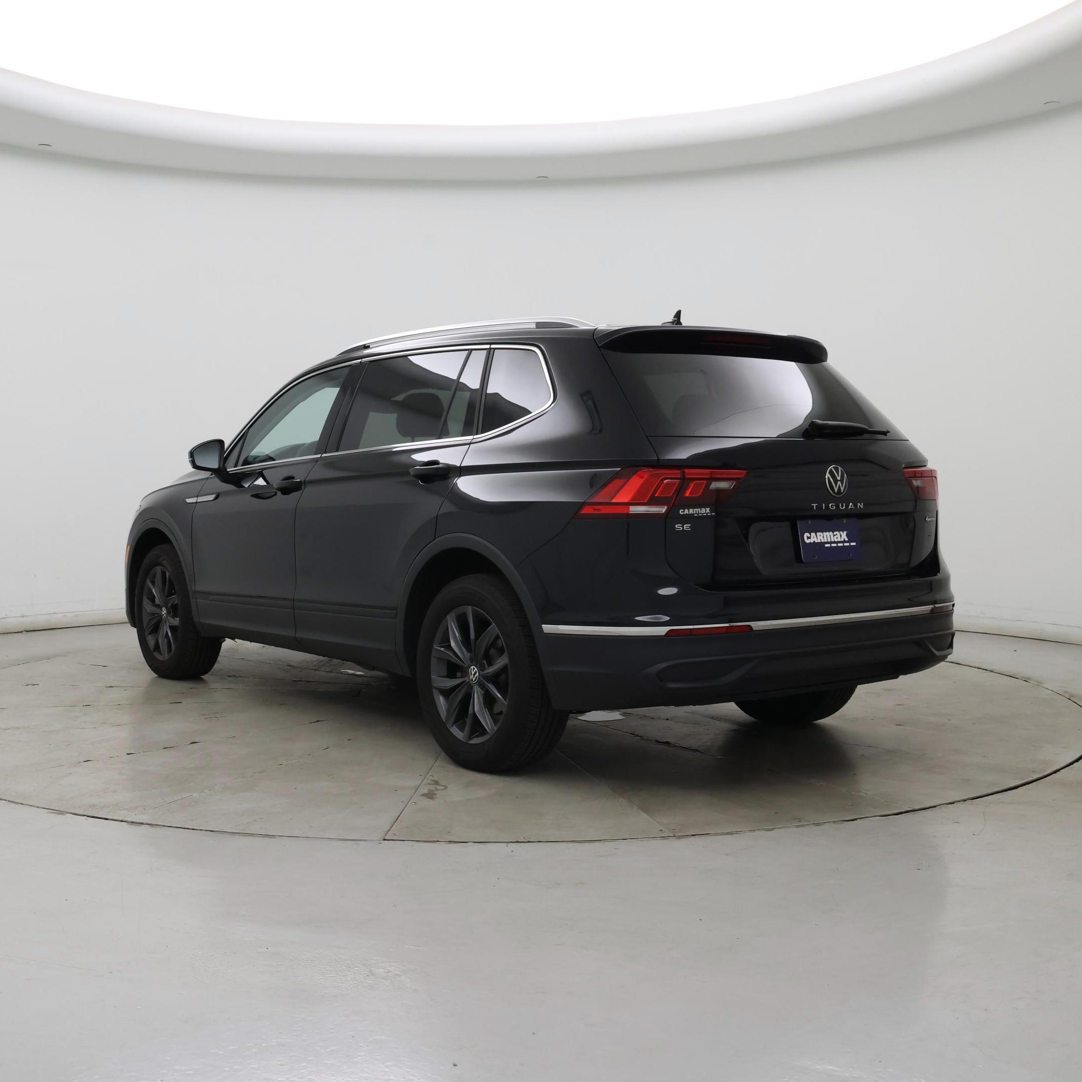 Thumbnail: 2022 Volkswagen Tiguan - 2