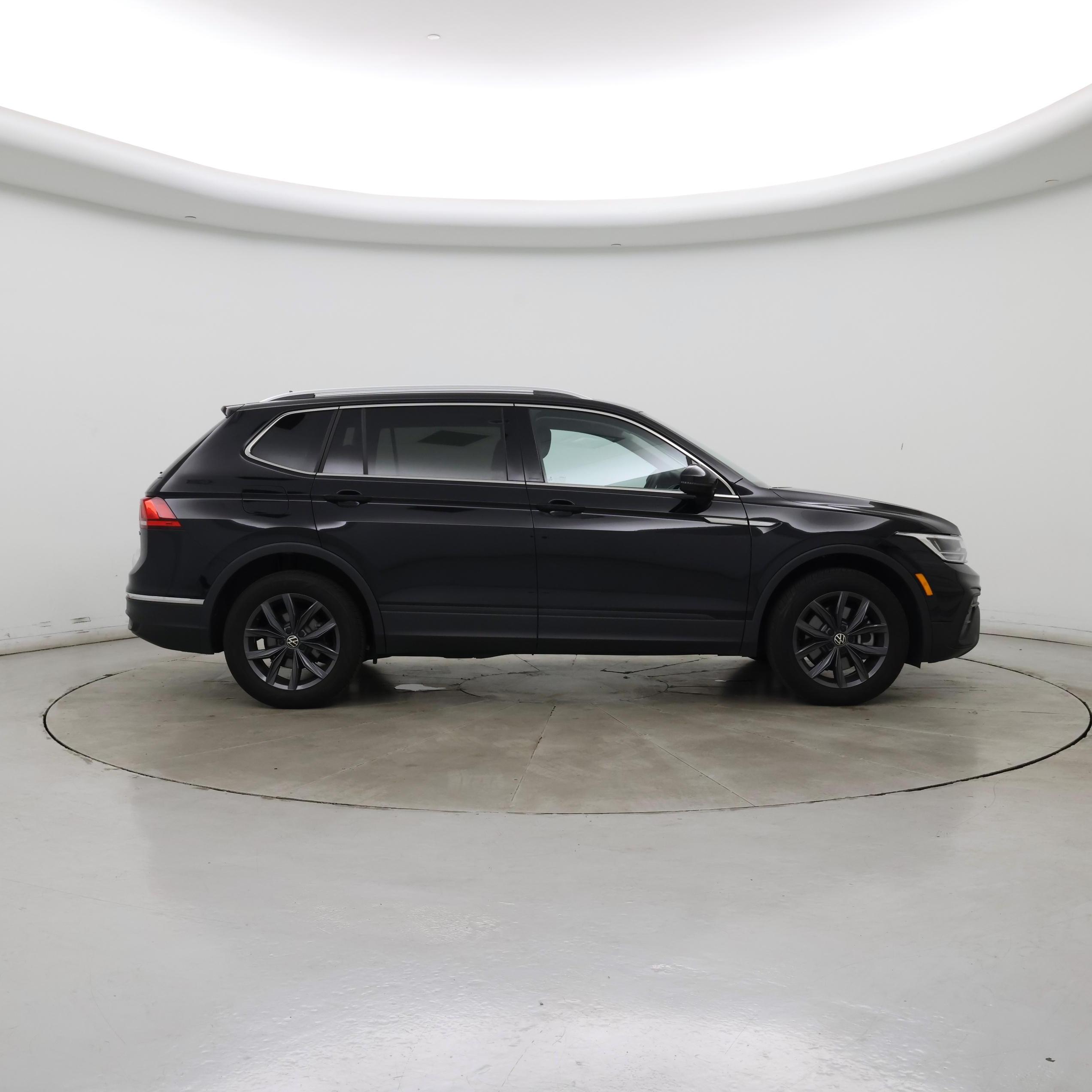 Thumbnail: 2022 Volkswagen Tiguan - 7