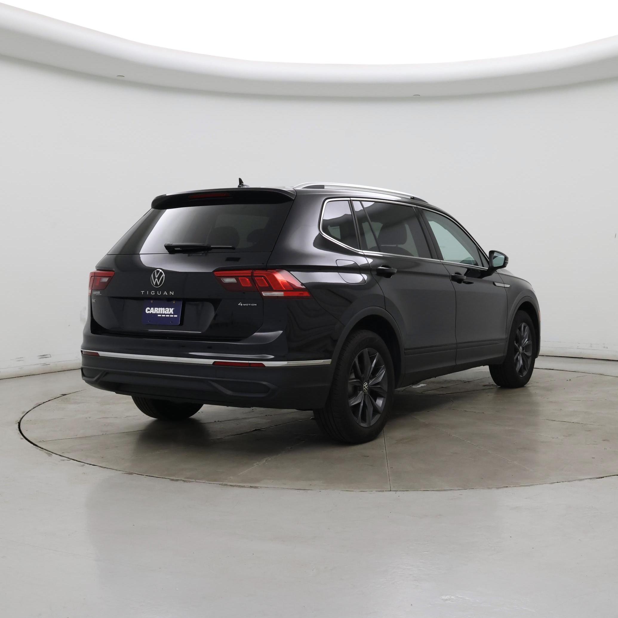 Thumbnail: 2022 Volkswagen Tiguan - 8