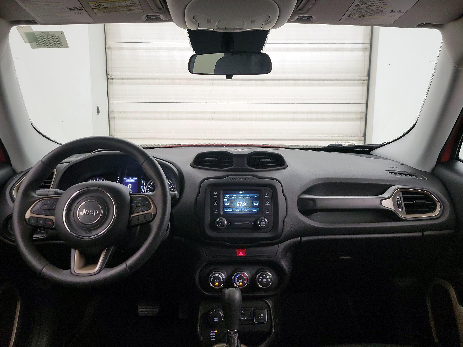 Thumbnail: 2017 Jeep Renegade - 9