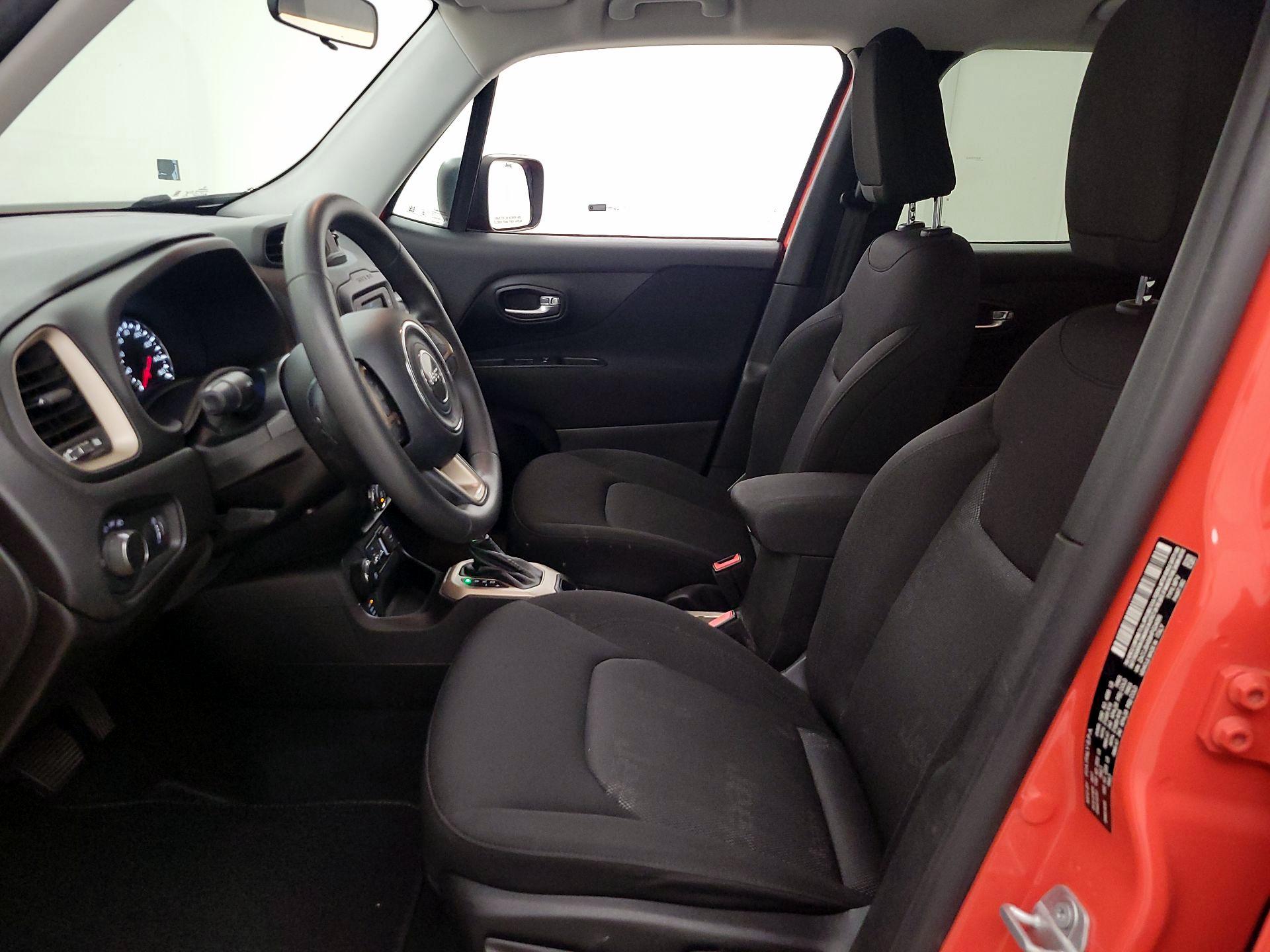 Thumbnail: 2017 Jeep Renegade - 11
