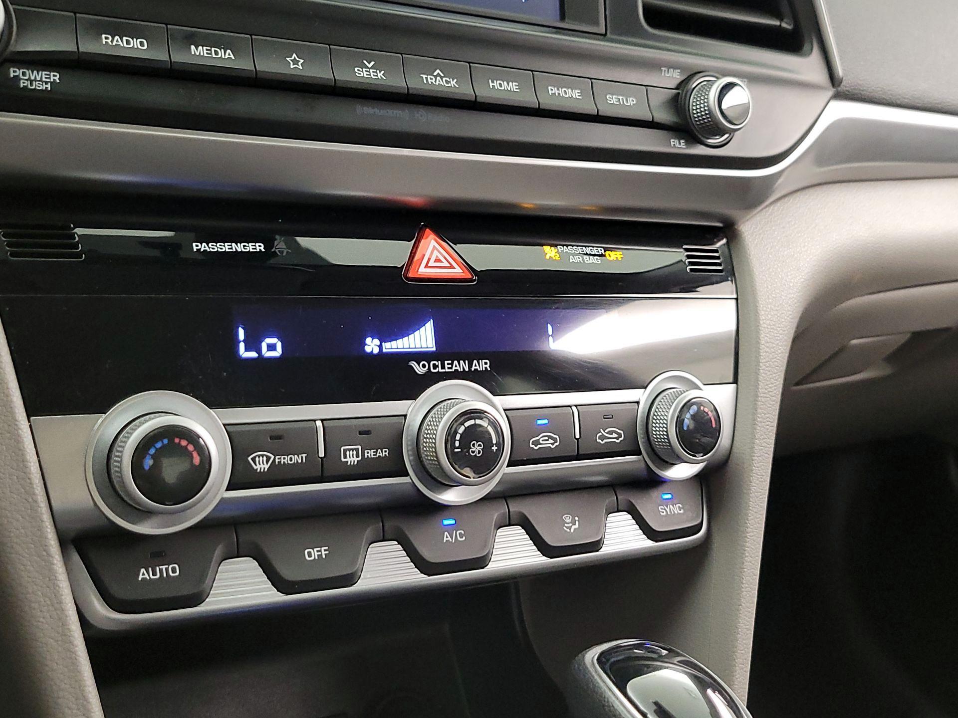 Thumbnail: 2020 Hyundai Elantra - 16