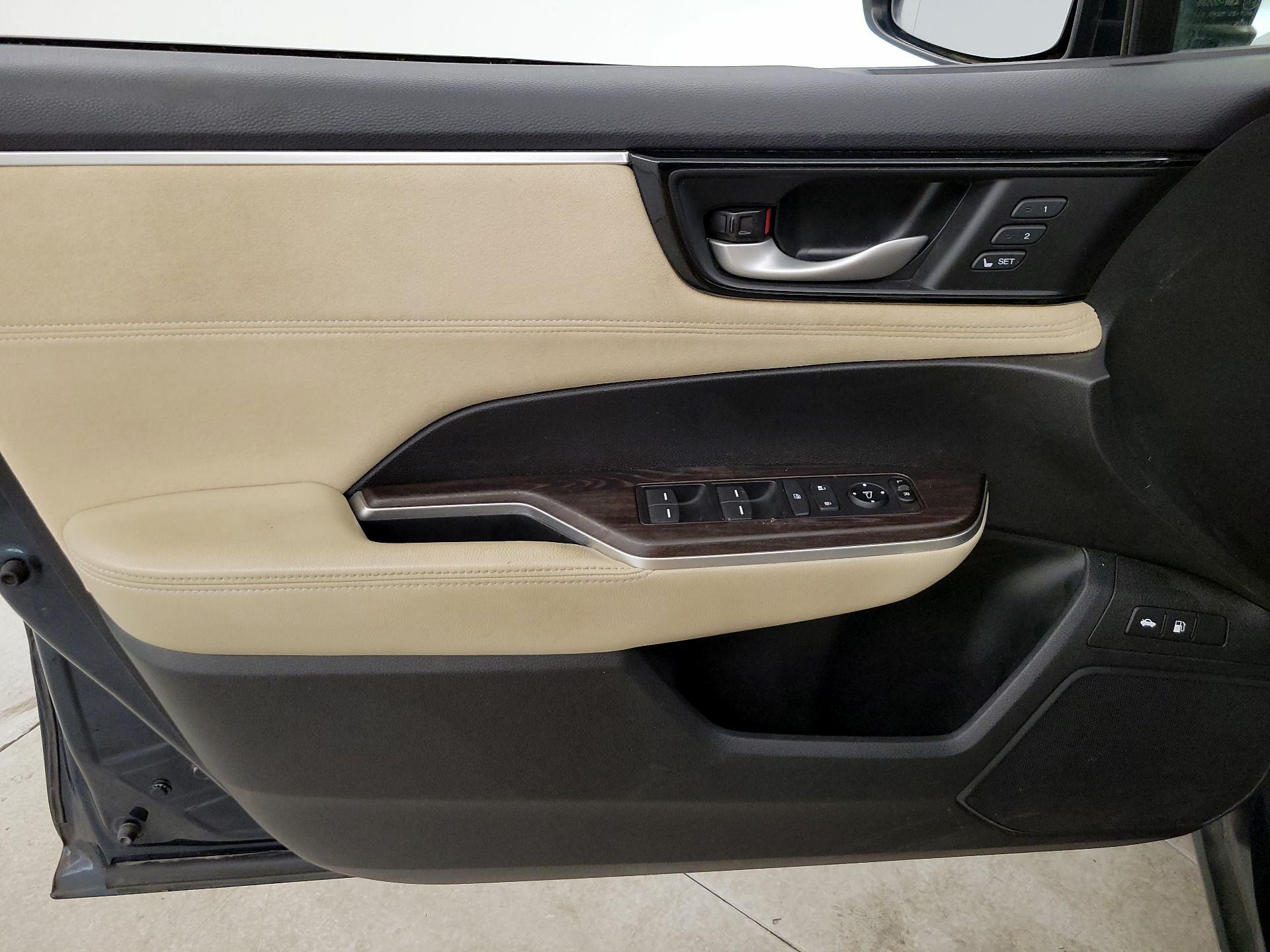 Thumbnail: 2018 Honda Clarity - 12
