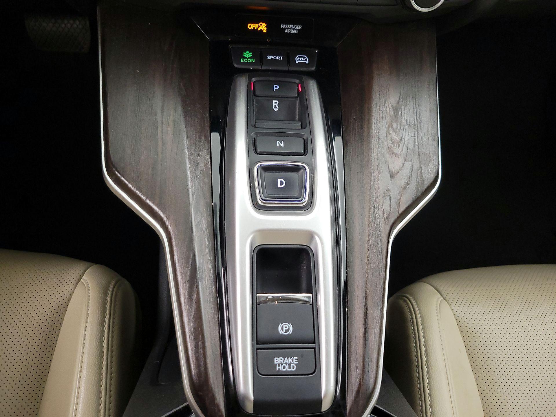 Thumbnail: 2018 Honda Clarity - 17
