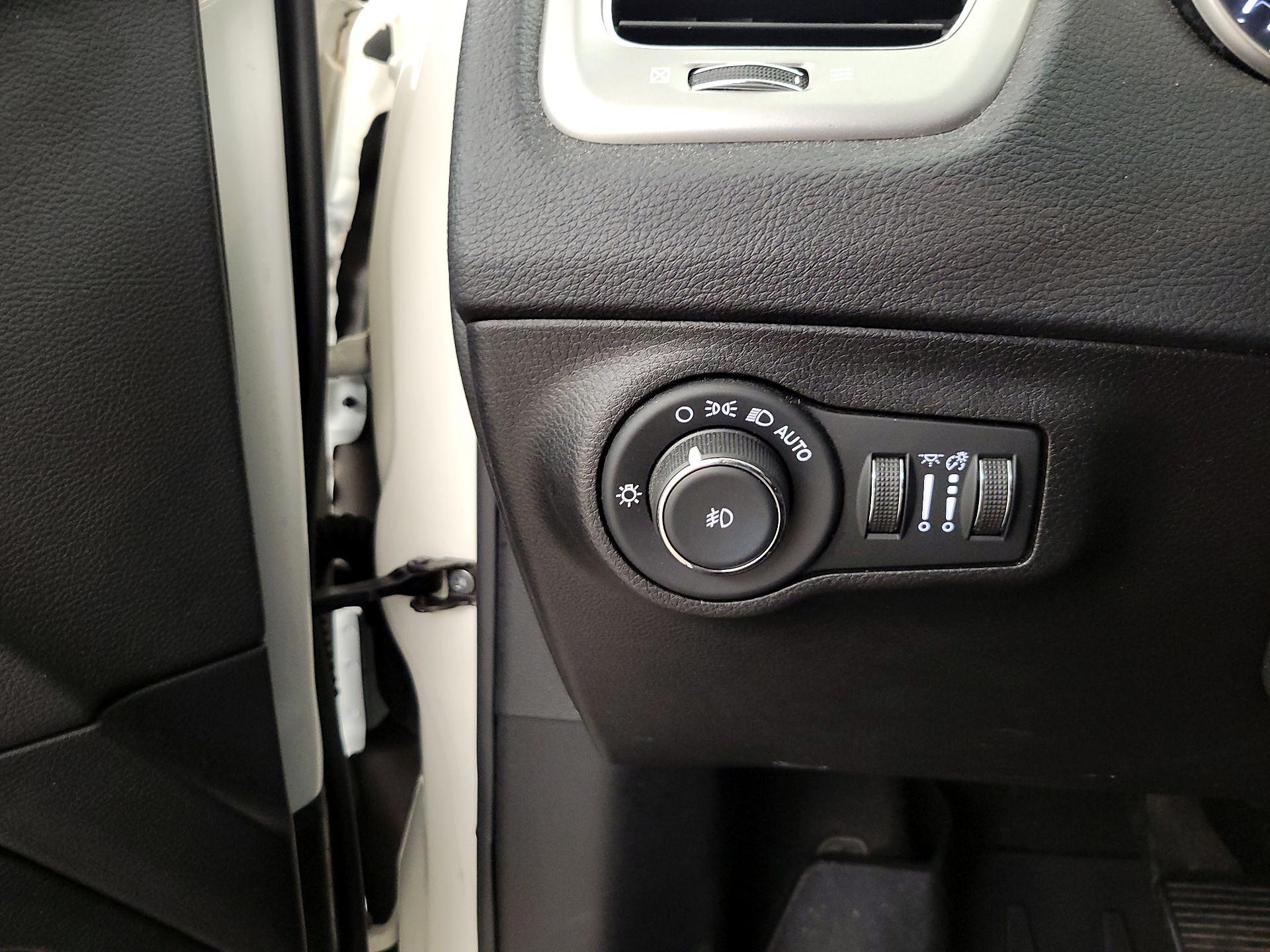 Thumbnail: 2020 Jeep Compass - 13