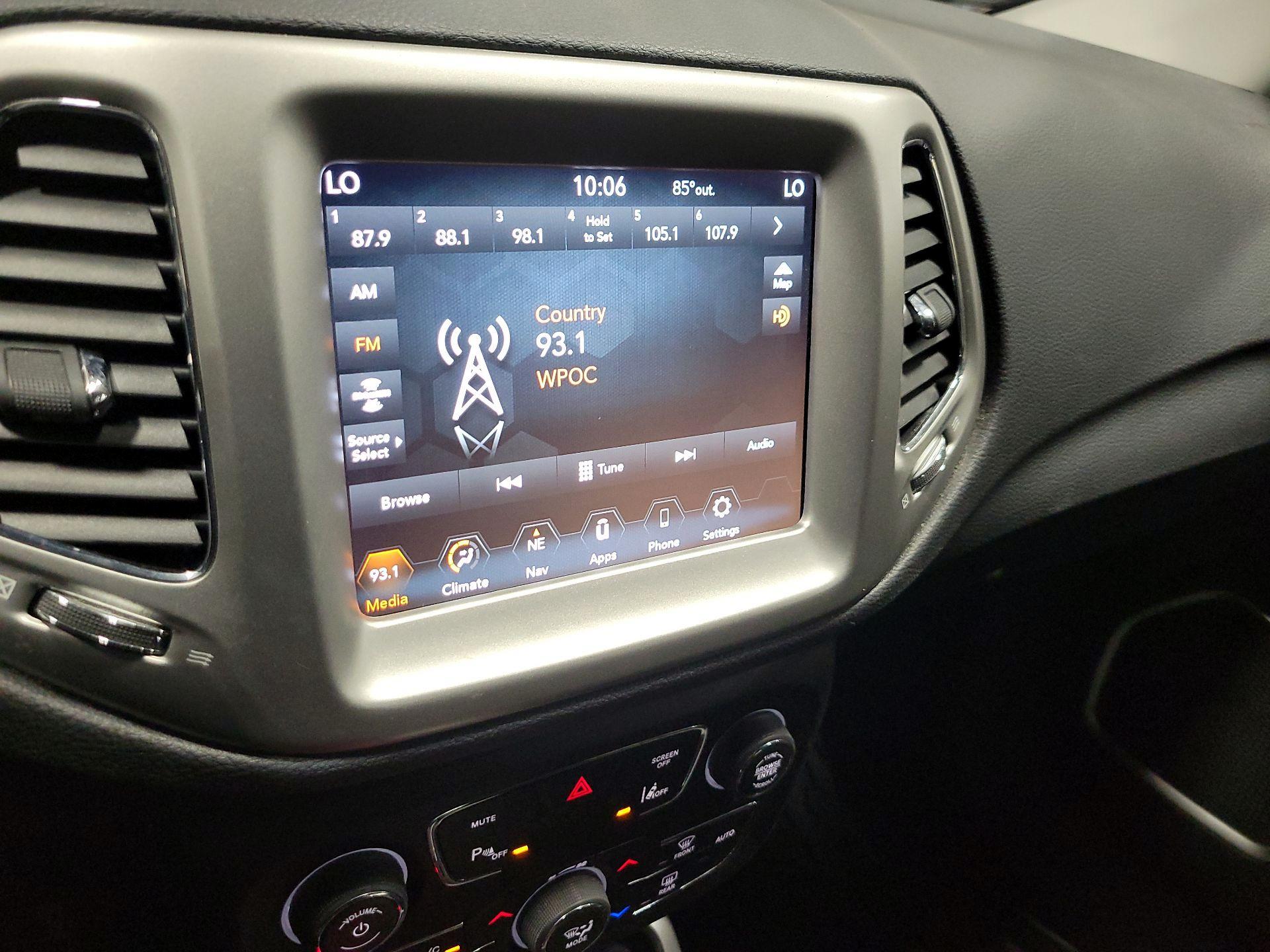 Thumbnail: 2020 Jeep Compass - 16