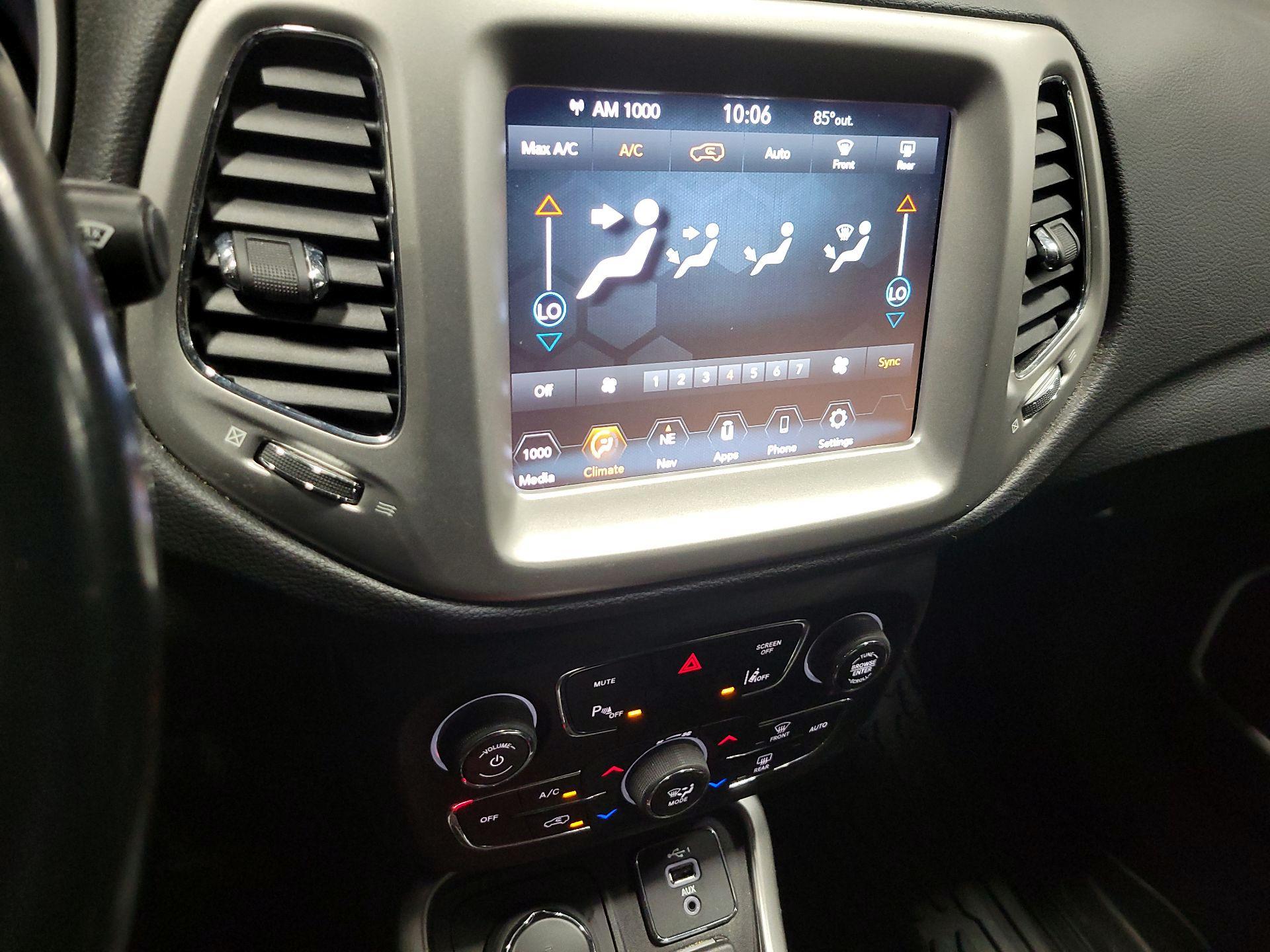 Thumbnail: 2020 Jeep Compass - 17