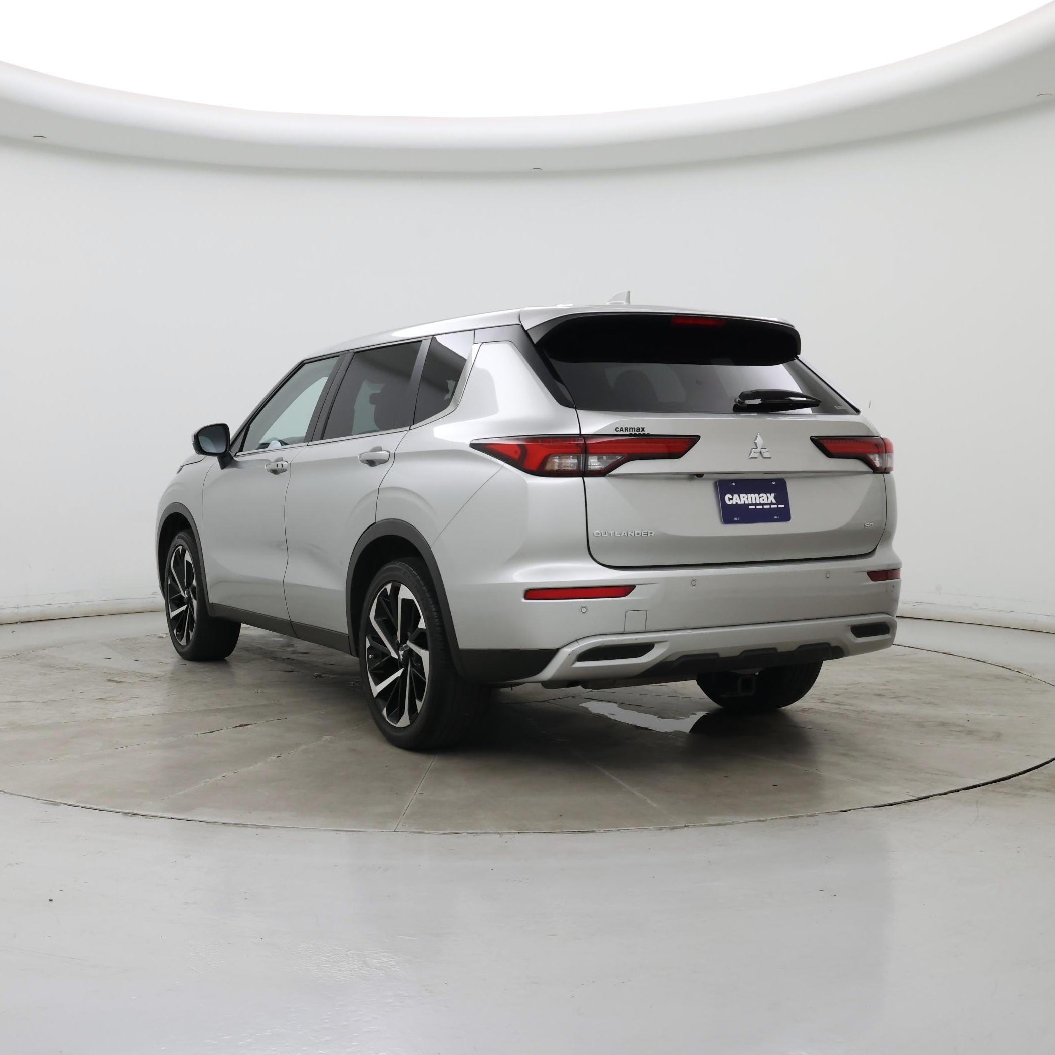Thumbnail: 2023 Mitsubishi Outlander - 2