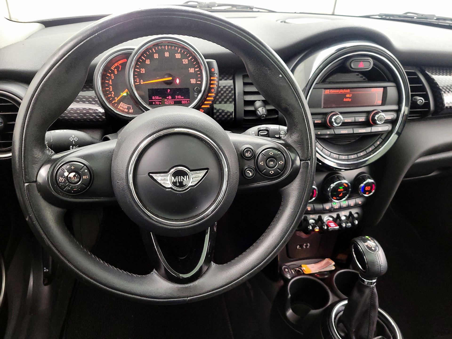 Thumbnail: 2015 MINI Cooper Hardtop - 10