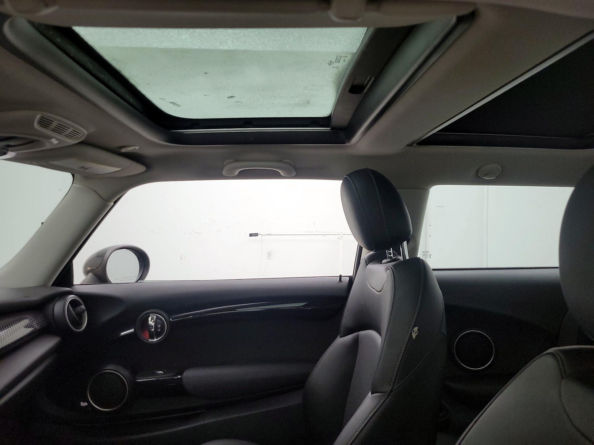 Thumbnail: 2015 MINI Cooper Hardtop - 18