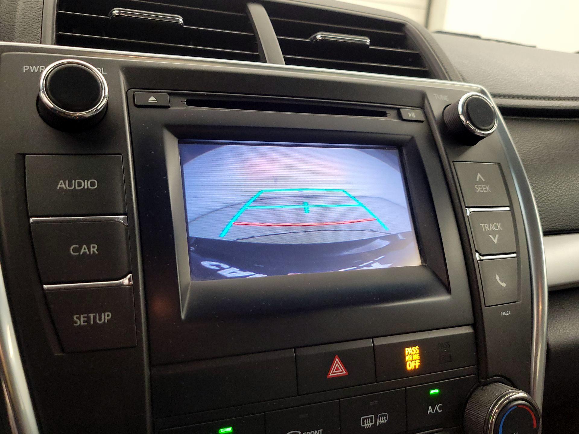Thumbnail: 2016 Toyota Camry - 14