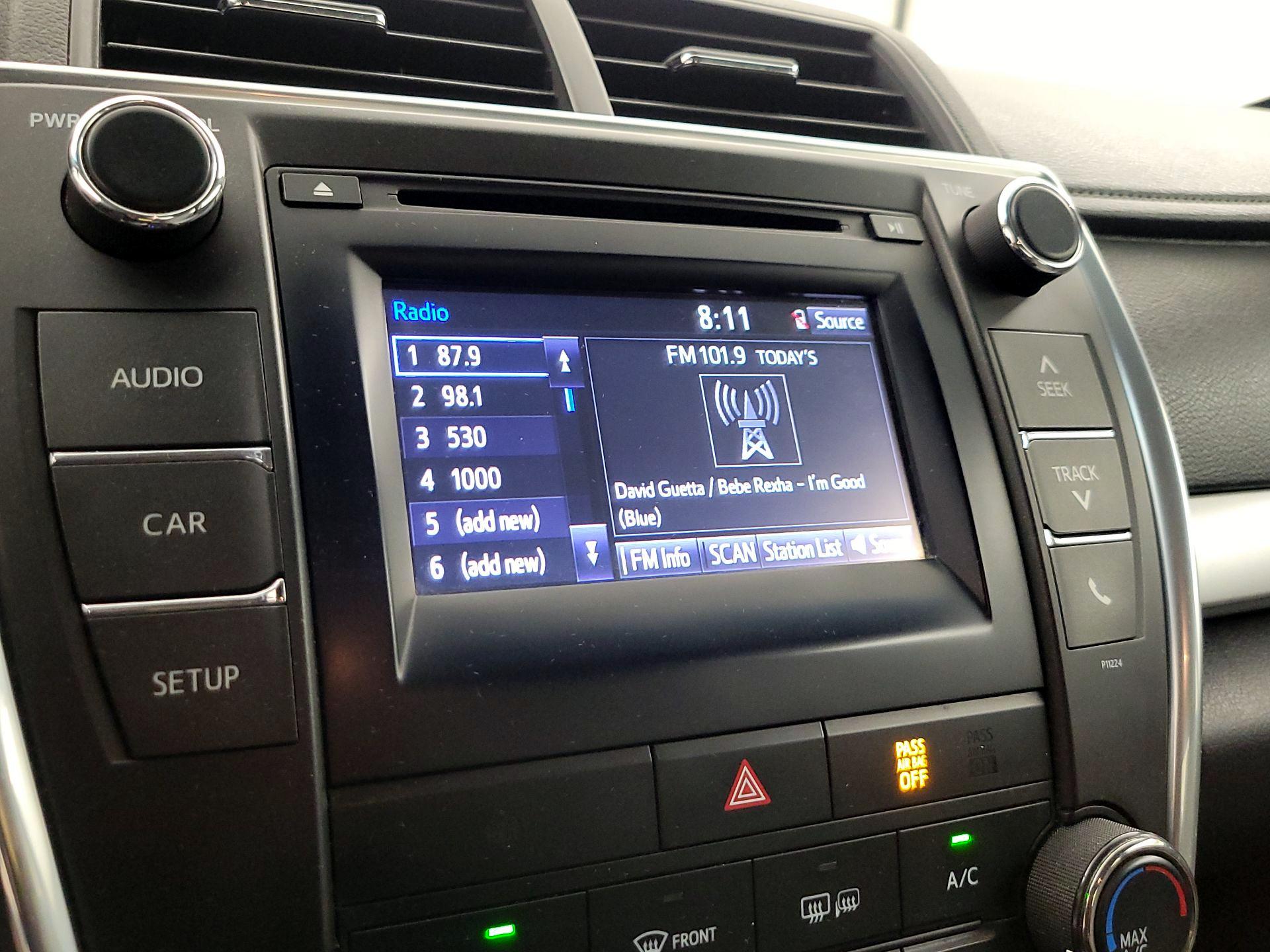 Thumbnail: 2016 Toyota Camry - 15