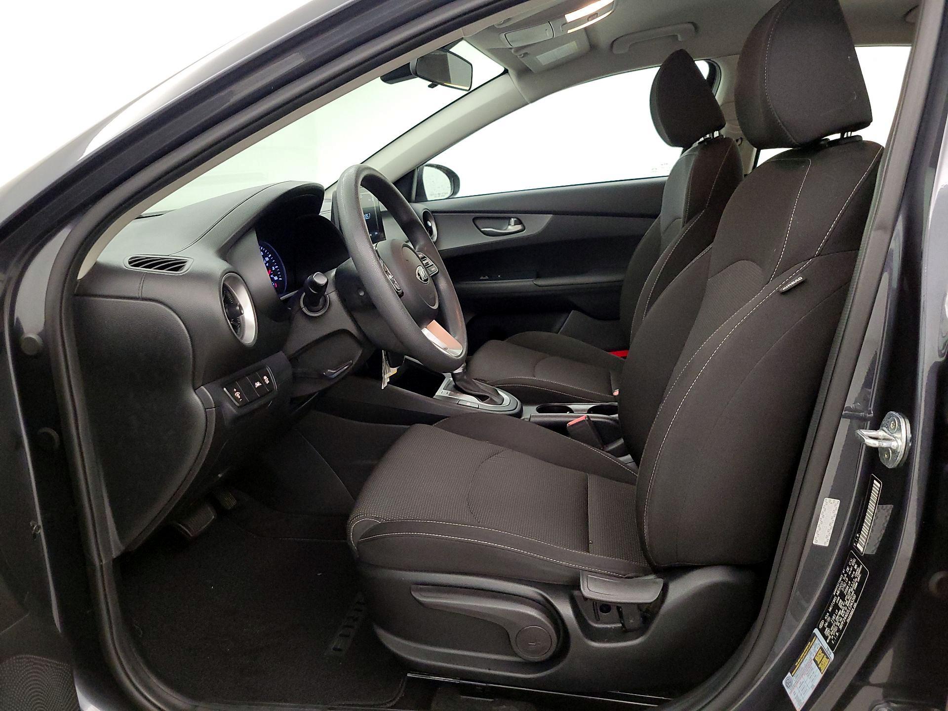 Thumbnail: 2020 Kia Forte - 11