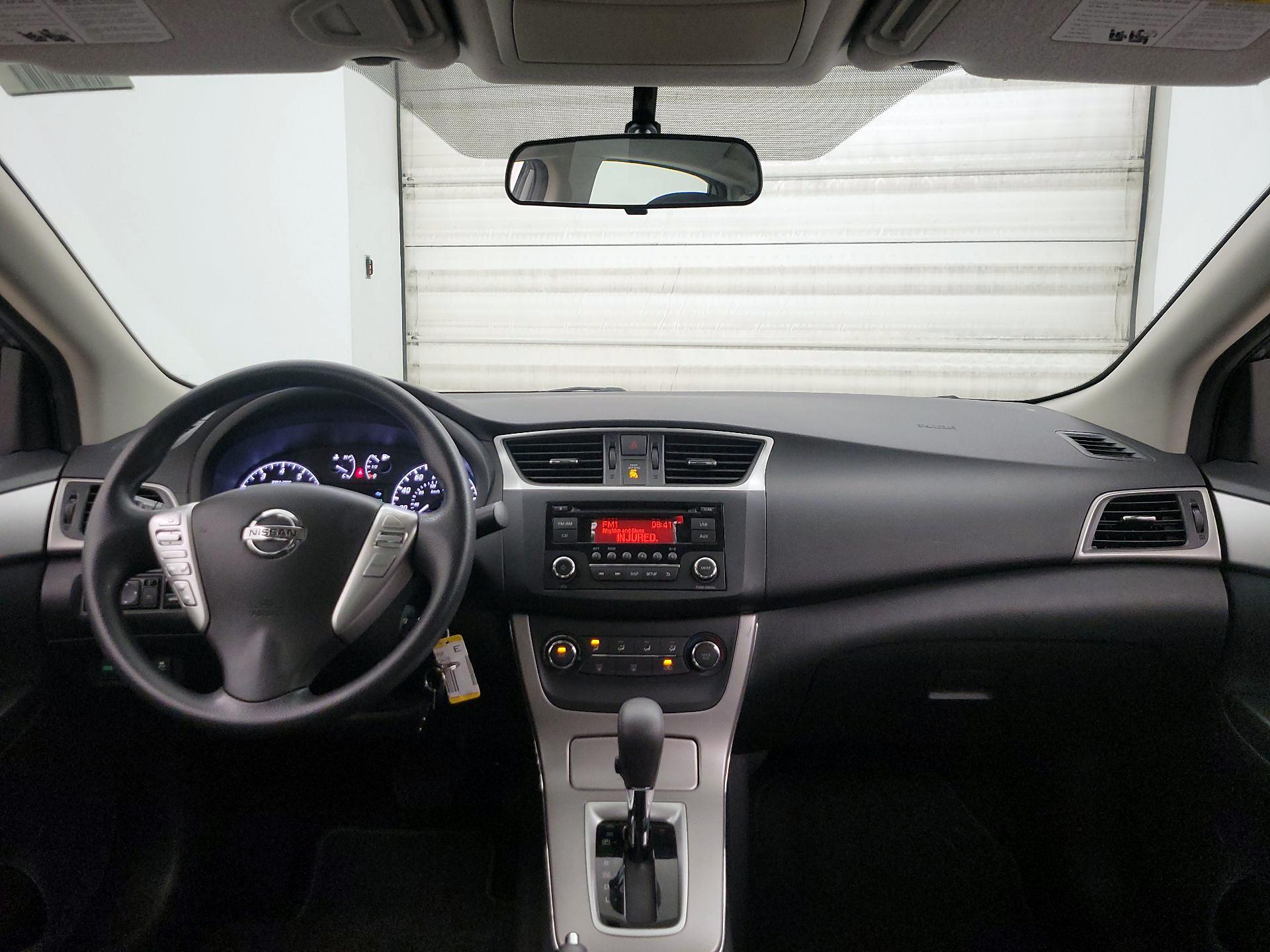 Thumbnail: 2015 Nissan Sentra - 9