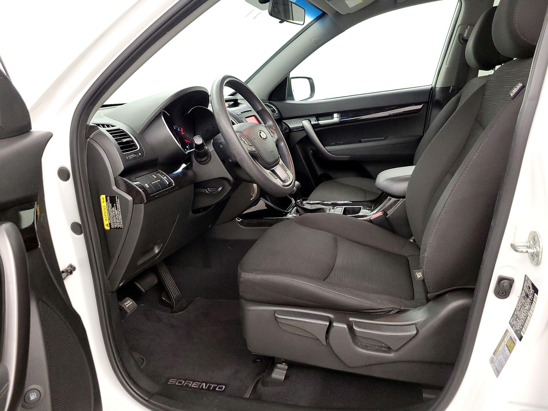 Thumbnail: 2015 Kia Sorento - 11