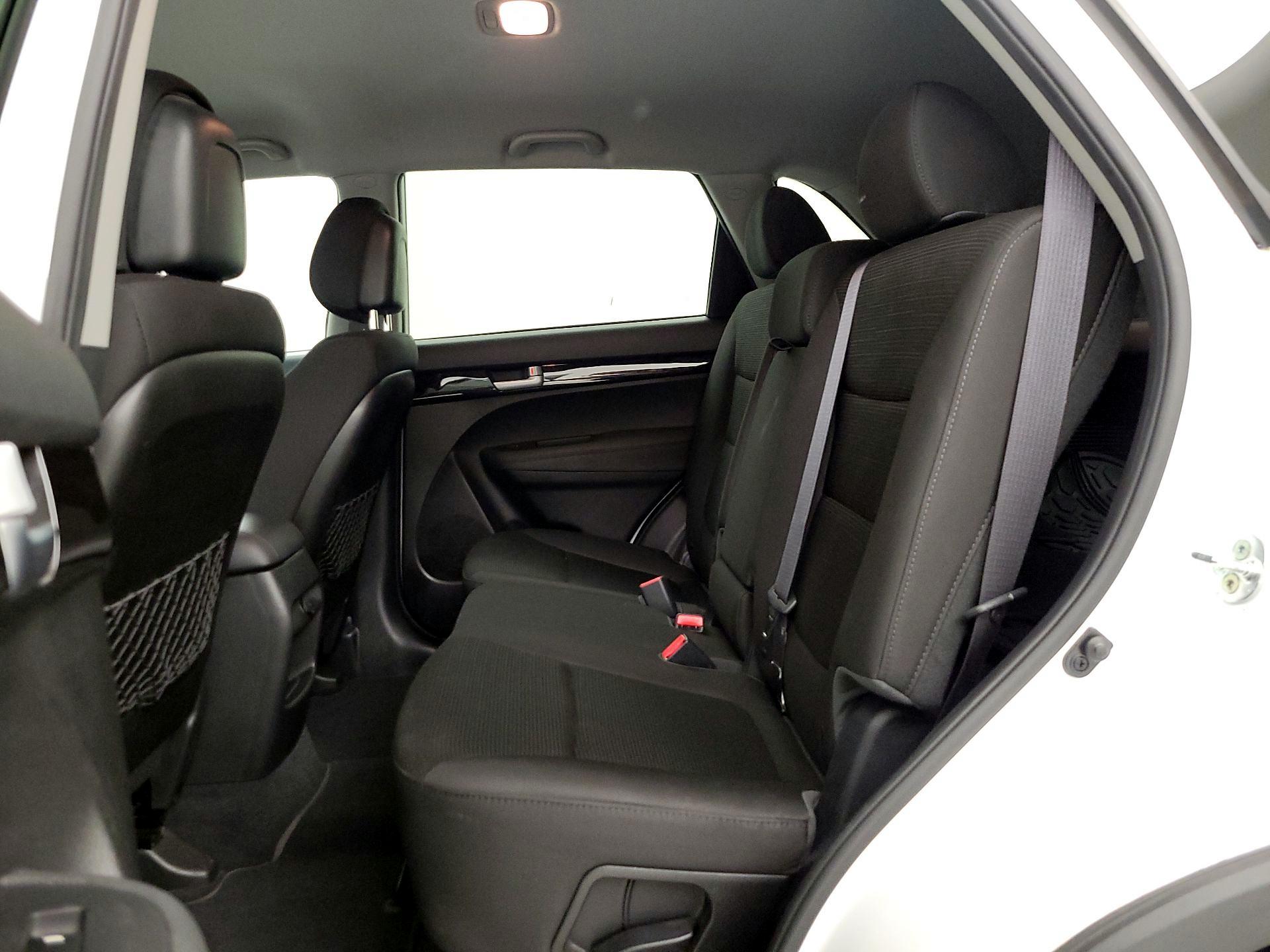 Thumbnail: 2015 Kia Sorento - 18