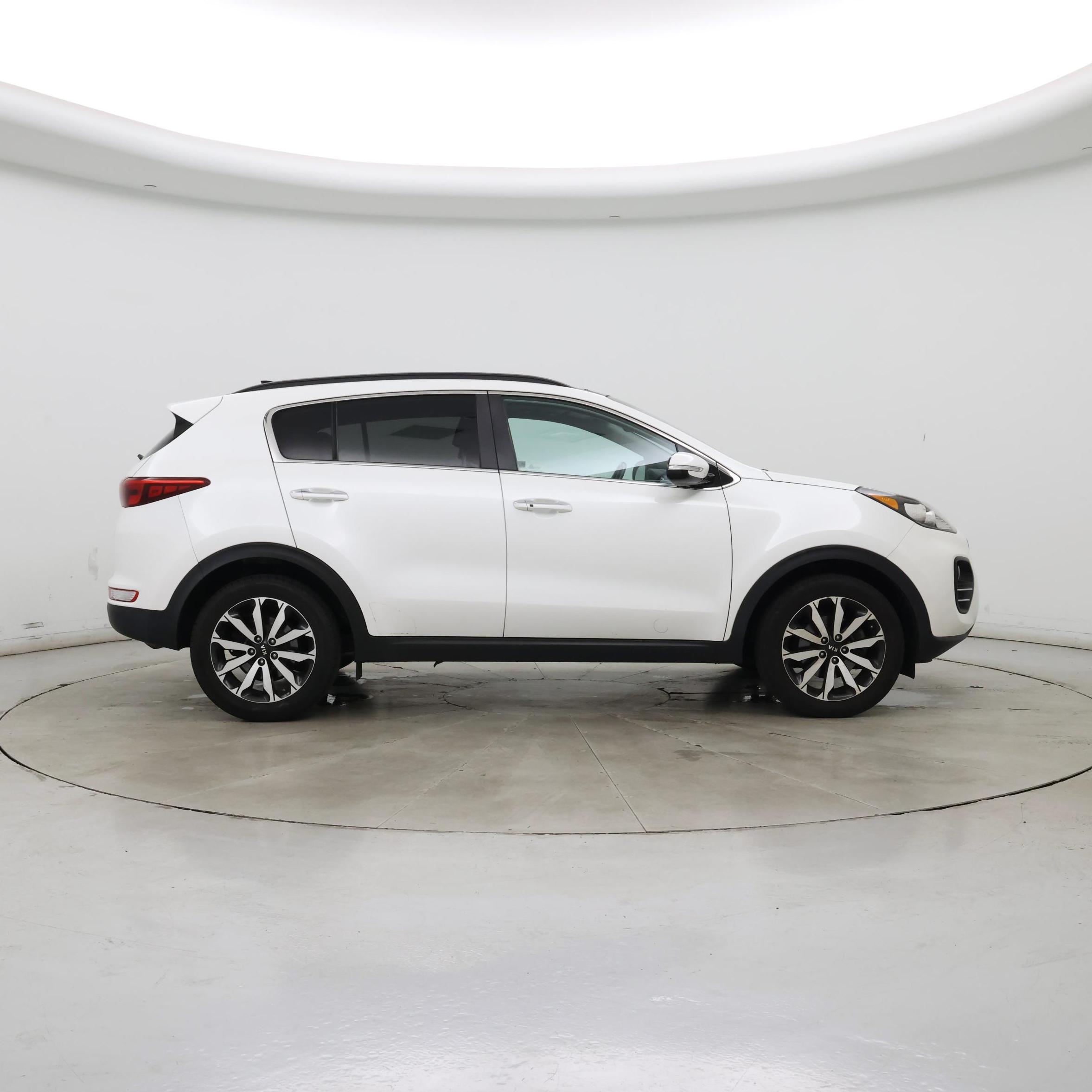 Thumbnail: 2017 Kia Sportage - 7