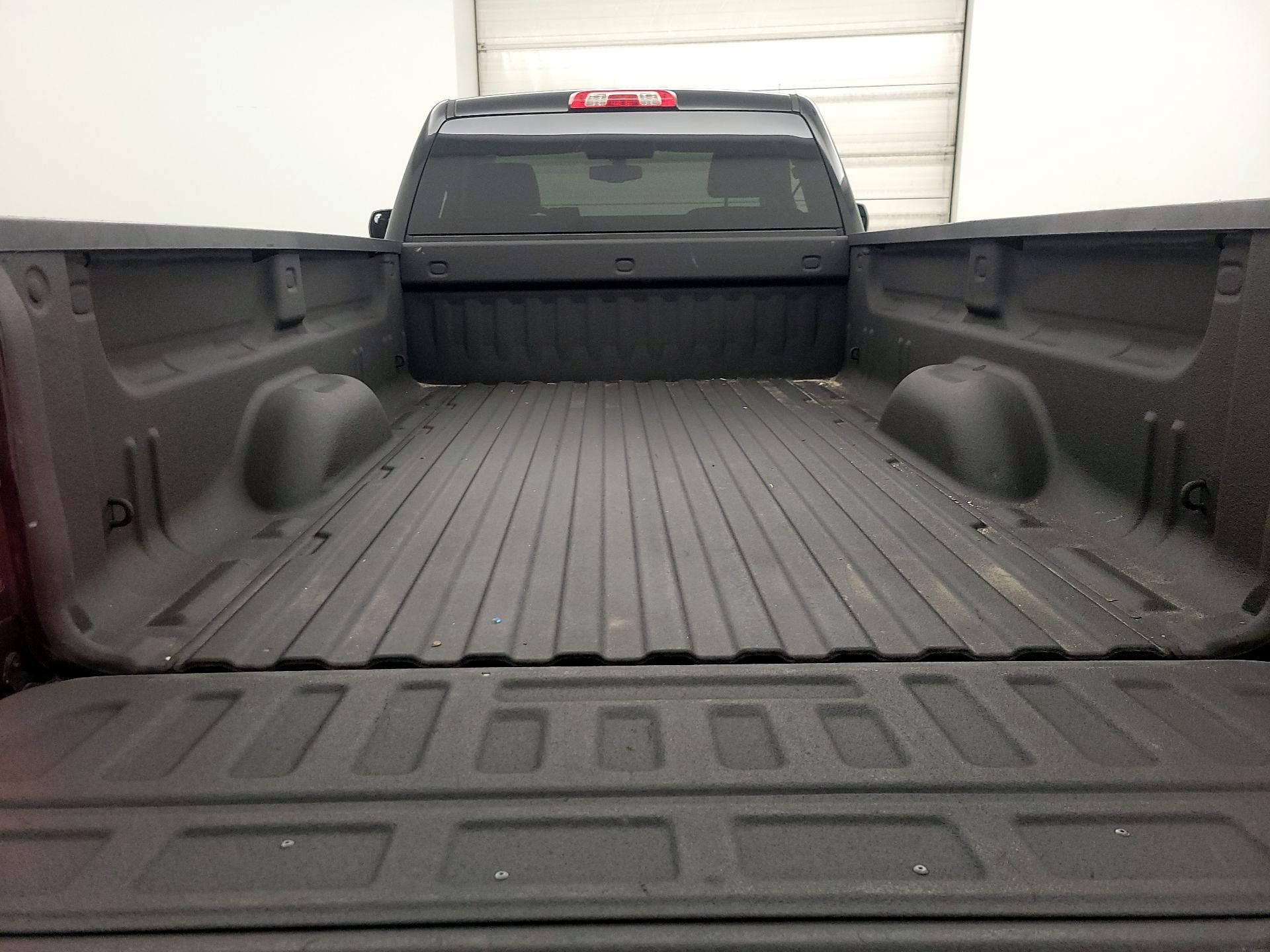 Thumbnail: 2017 Chevrolet Silverado 1500 - 19