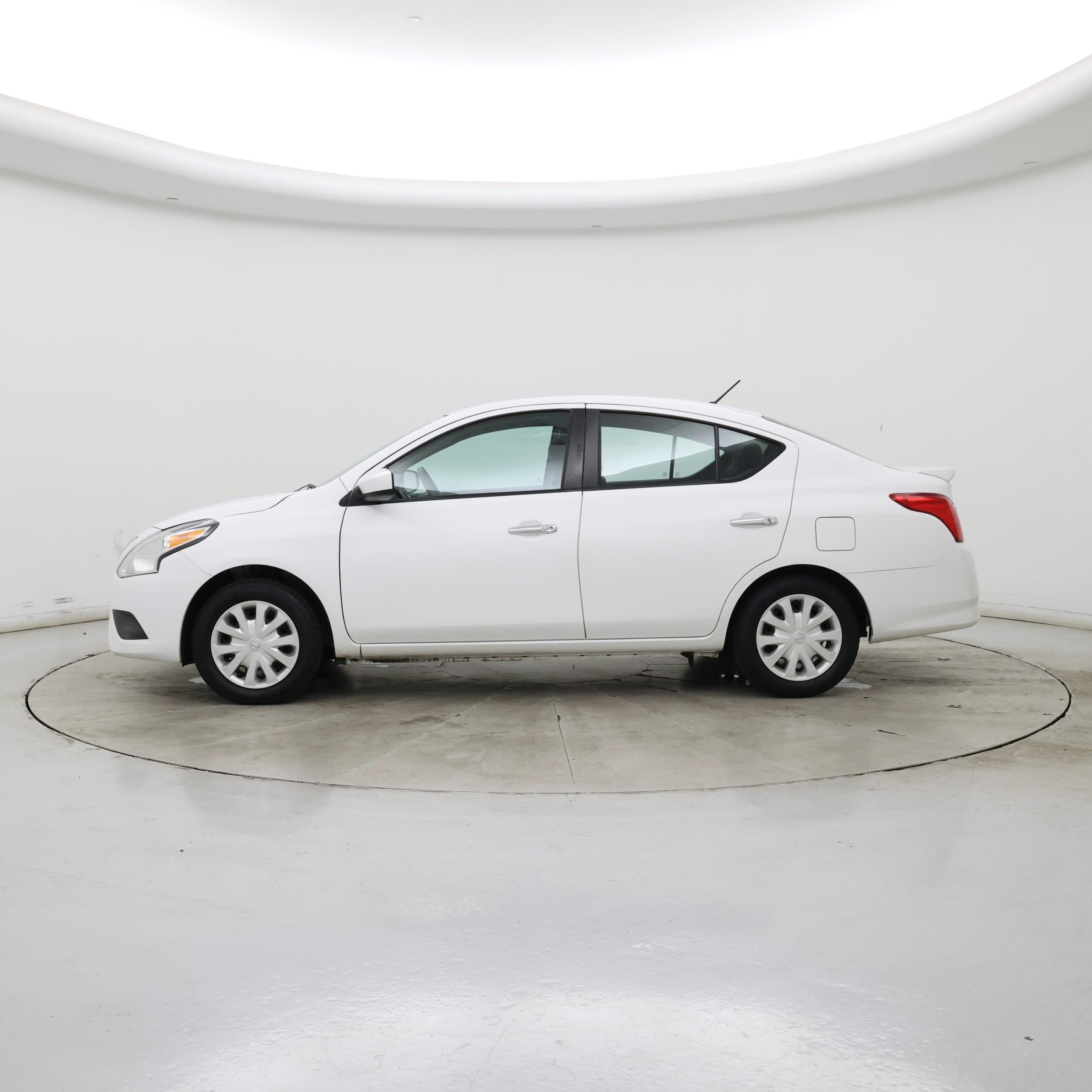 Thumbnail: 2019 Nissan Versa - 3