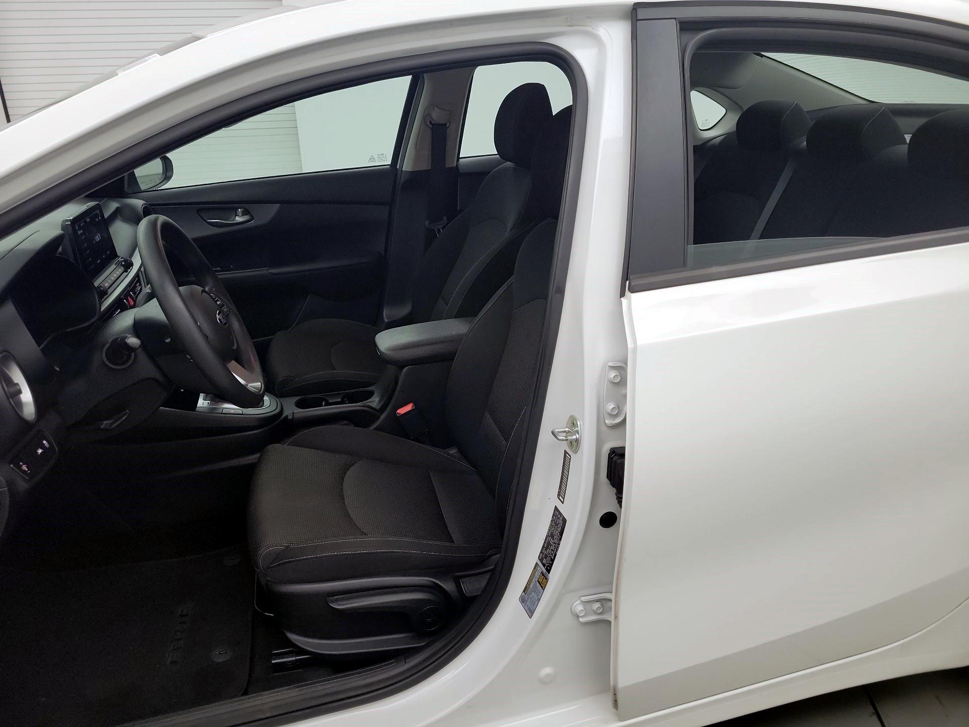 Thumbnail: 2019 Kia Forte - 9
