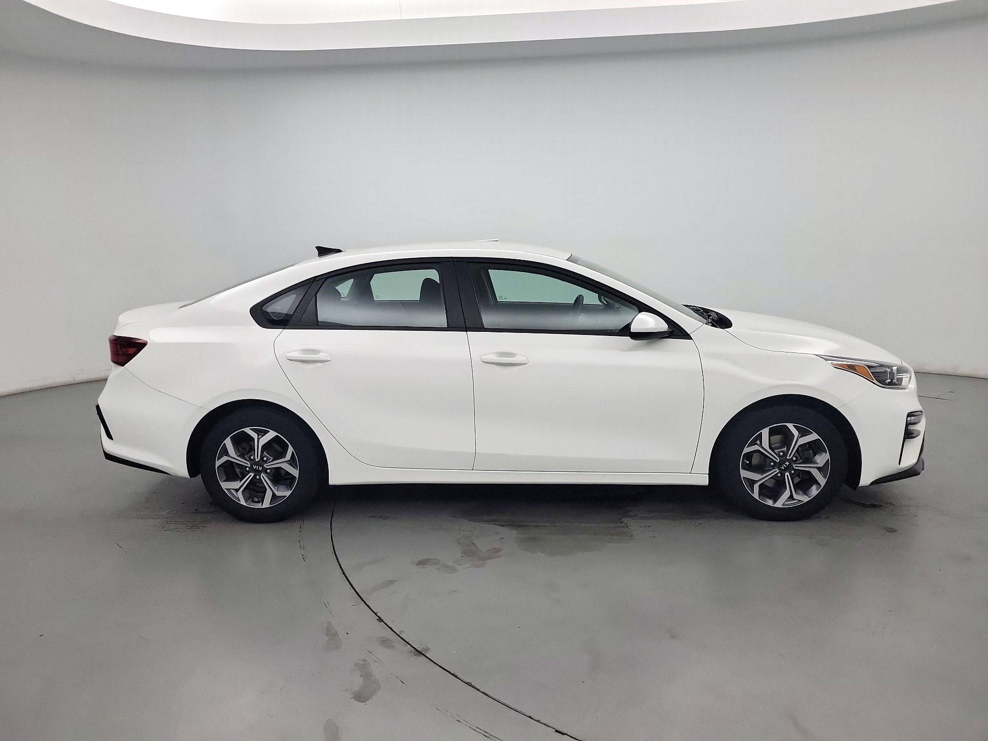 Thumbnail: 2019 Kia Forte - 4