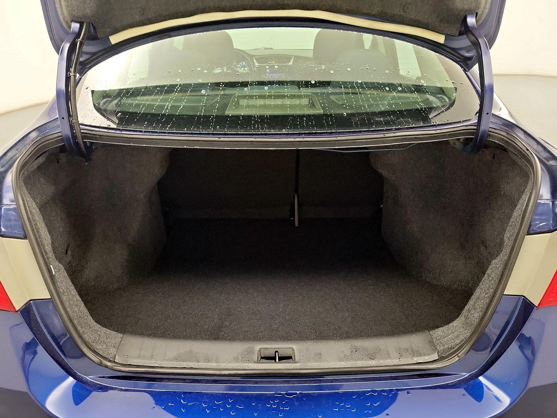 Thumbnail: 2019 Nissan Sentra - 18