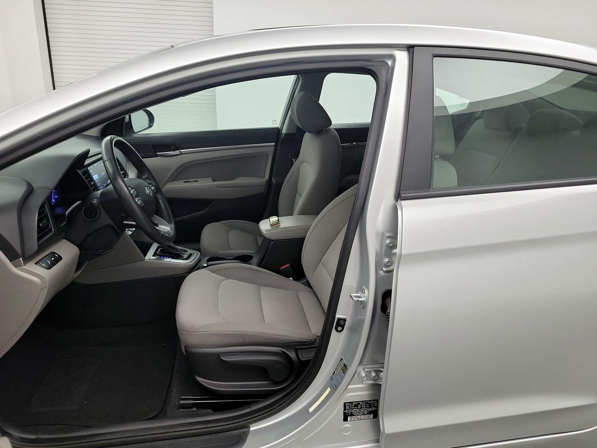 Thumbnail: 2019 Hyundai Elantra - 9