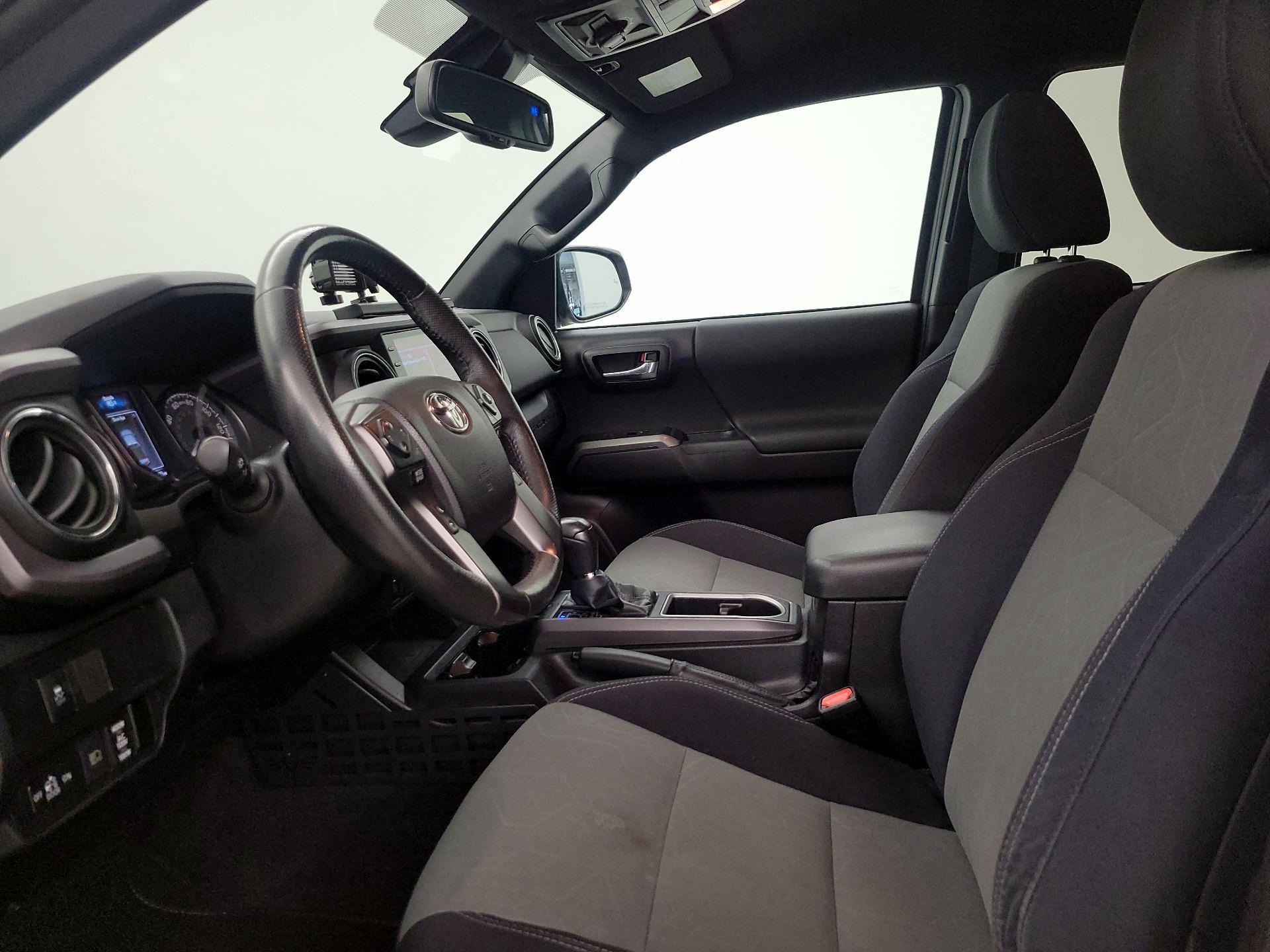 Thumbnail: 2021 Toyota Tacoma - 11