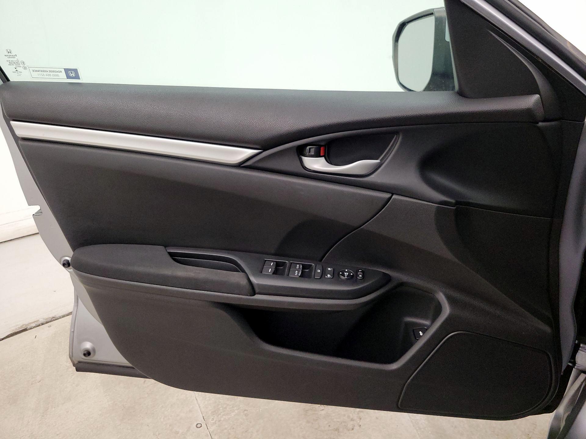 Thumbnail: 2017 Honda Civic - 12