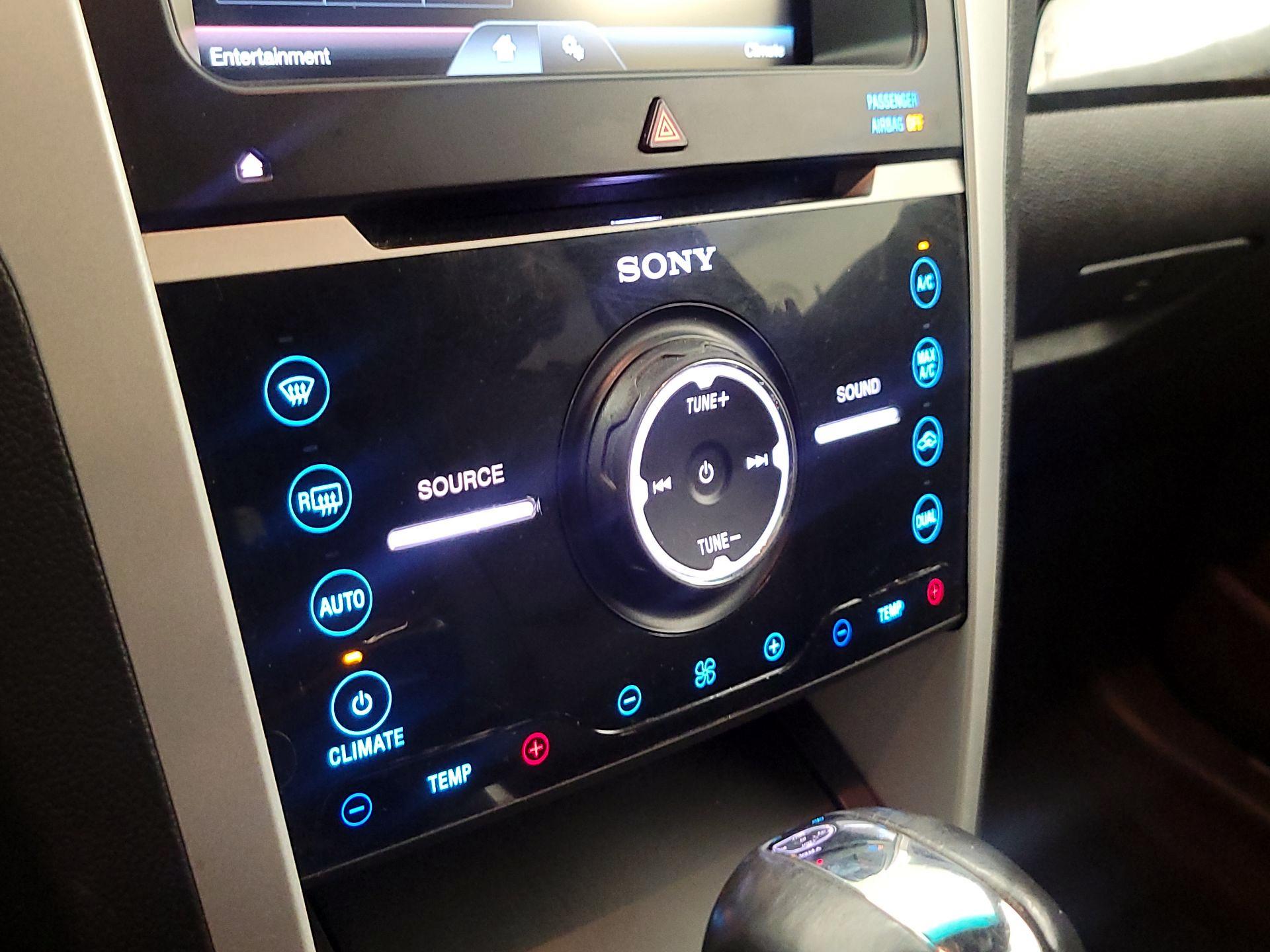 Thumbnail: 2015 Ford Explorer - 16